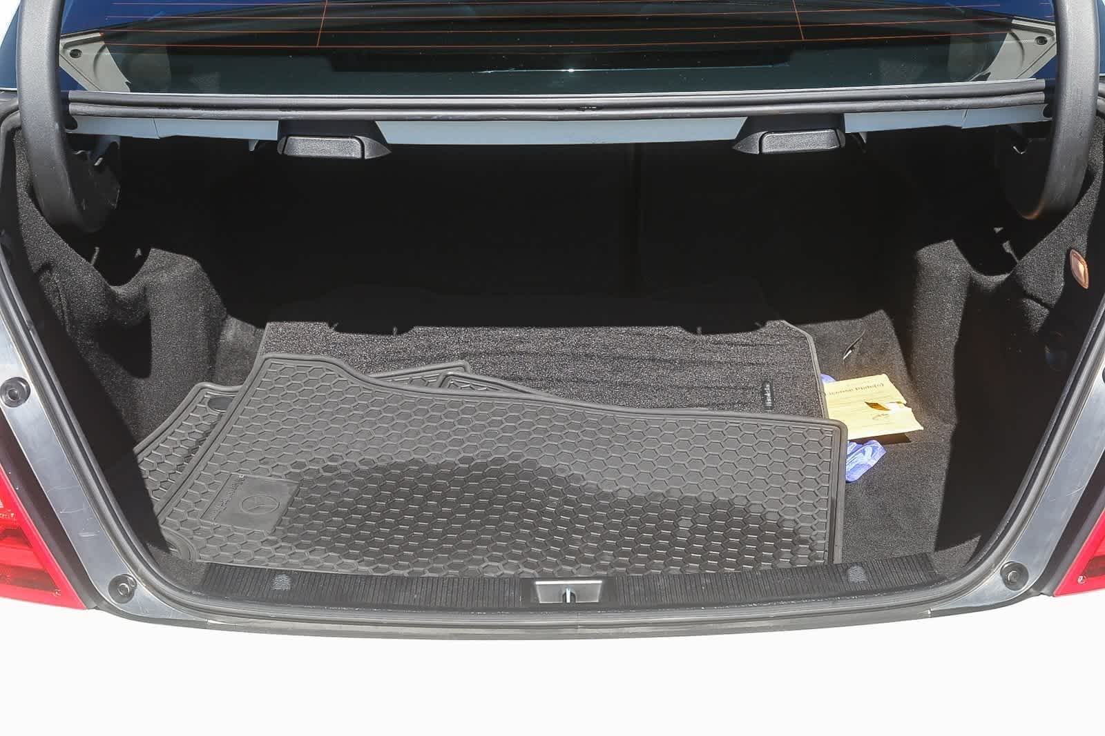 Thumbnail: 2012 Mercedes-Benz C-Class - 21