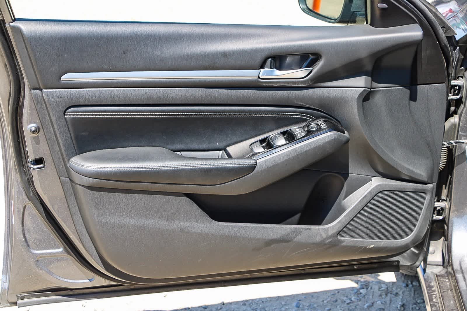2023 Nissan Altima SL 19