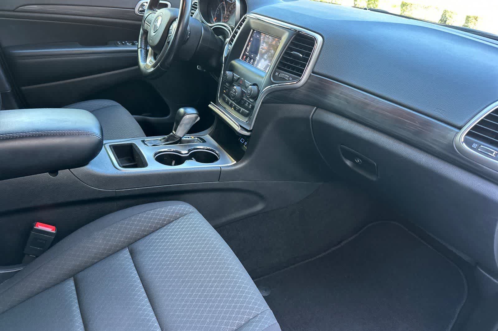 Thumbnail: 2021 Jeep Grand Cherokee - 17