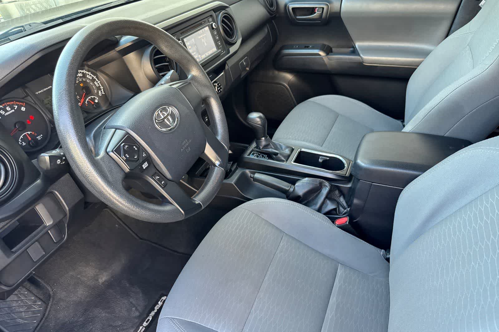 Thumbnail: 2017 Toyota Tacoma - 11