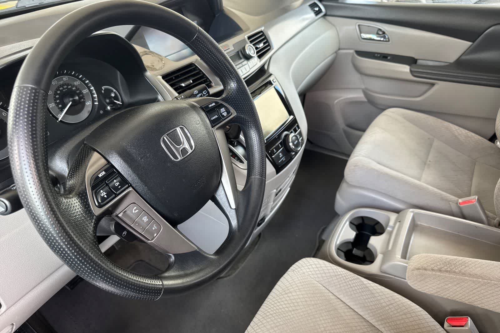 Thumbnail: 2016 Honda Odyssey - 11