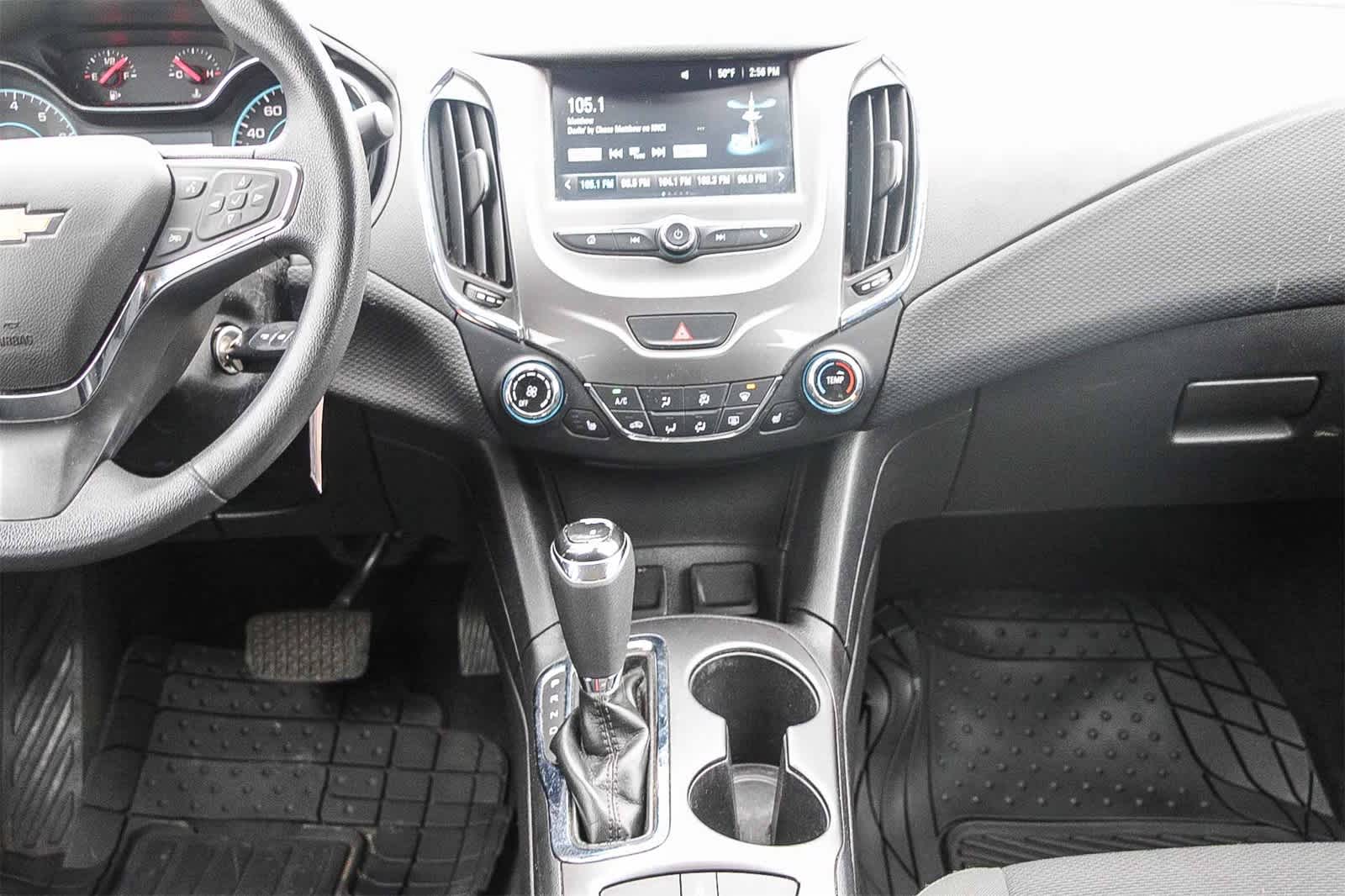 Thumbnail: 2018 Chevrolet Cruze - 12