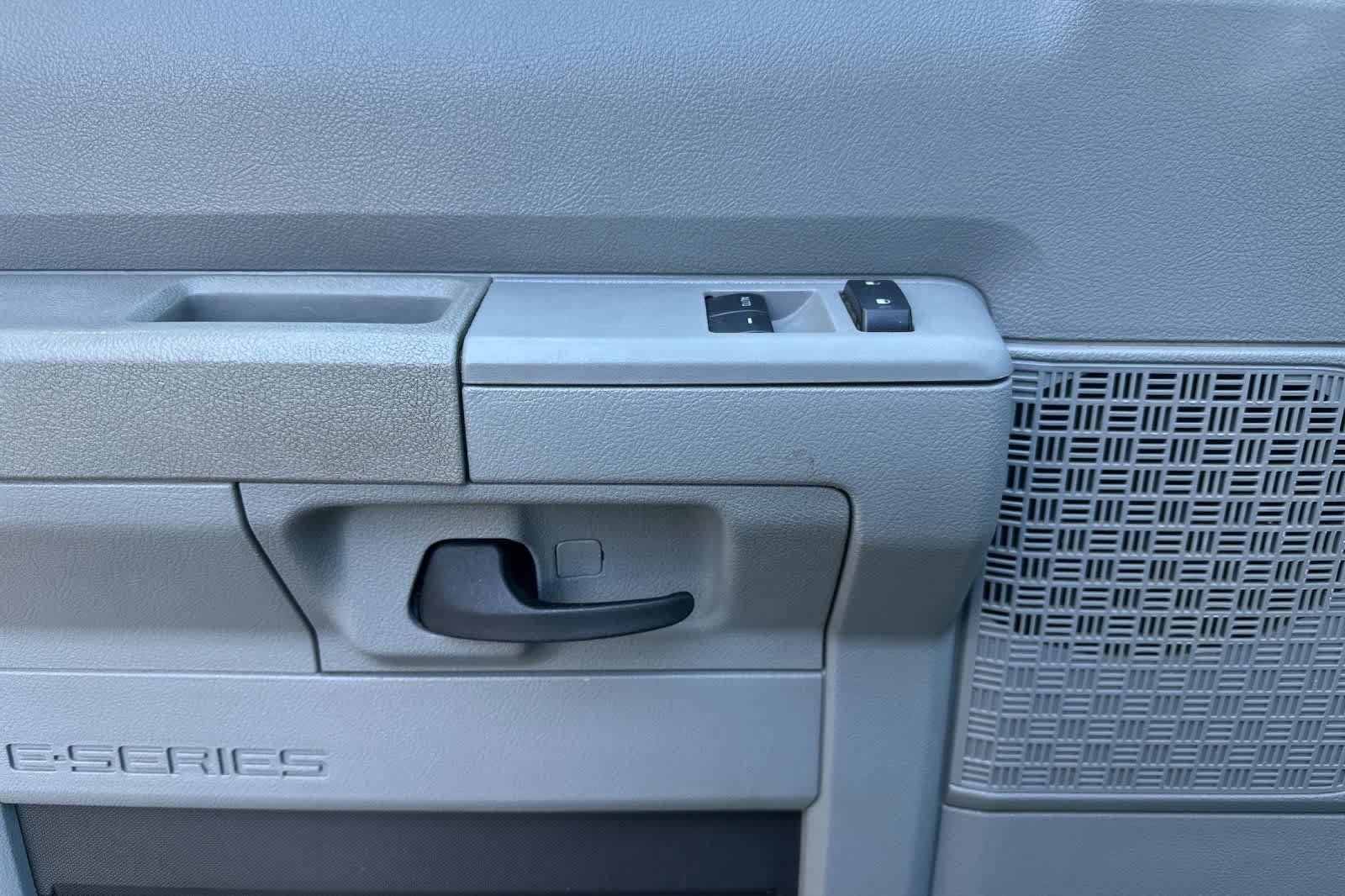 Thumbnail: 2014 Ford Econoline - 12