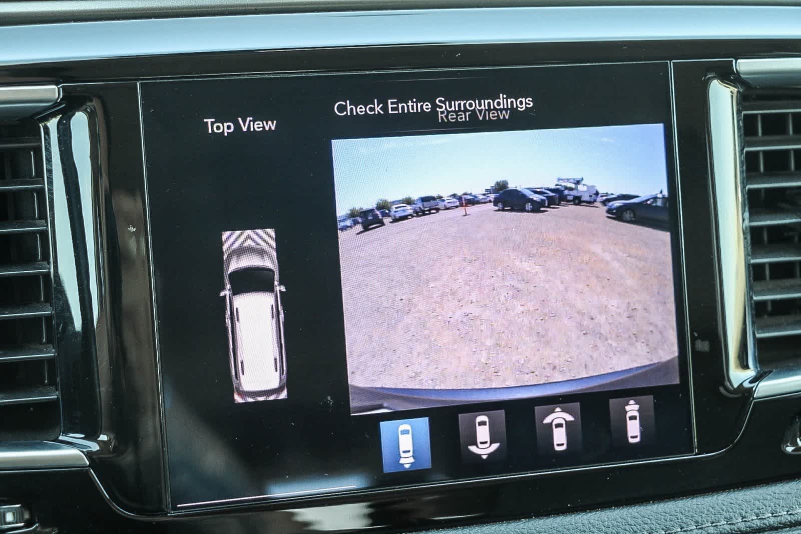Thumbnail: 2019 Chrysler Pacifica - 24