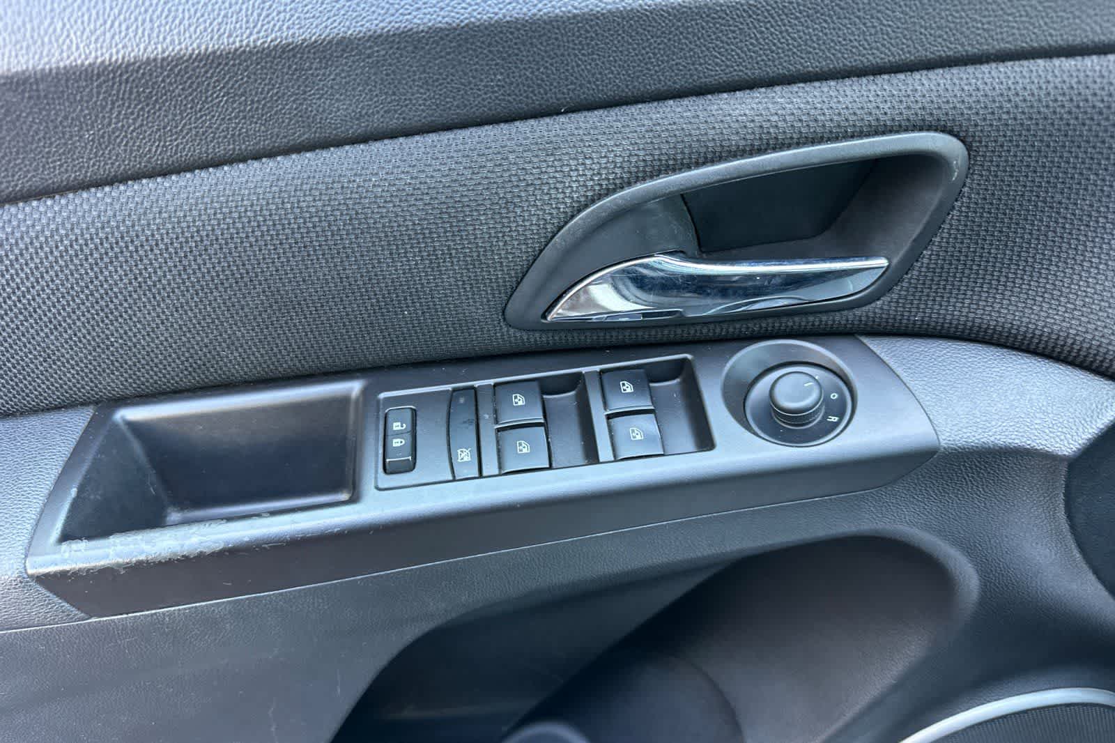 Thumbnail: 2015 Chevrolet Cruze - 11