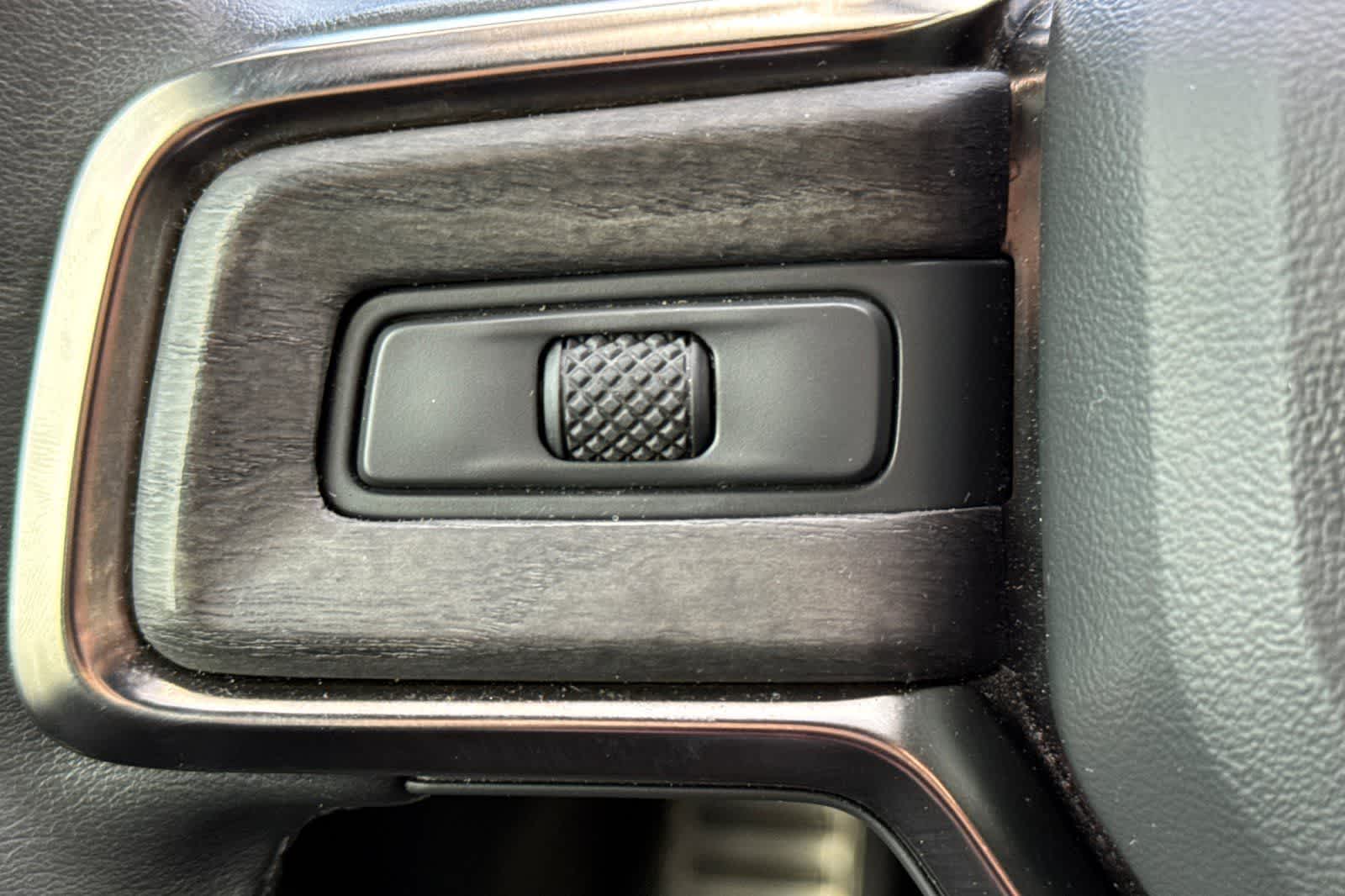 Thumbnail: 2023 Rivian R1S - 27