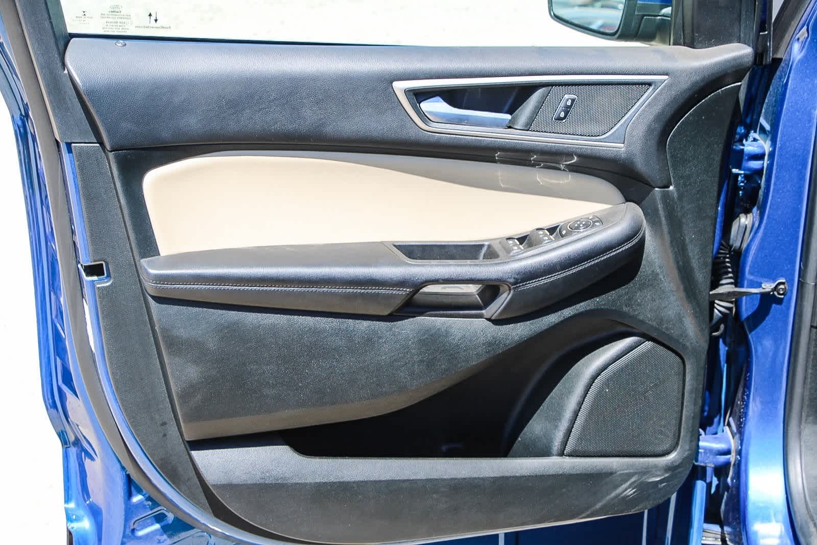 Thumbnail: 2022 Ford Edge - 19