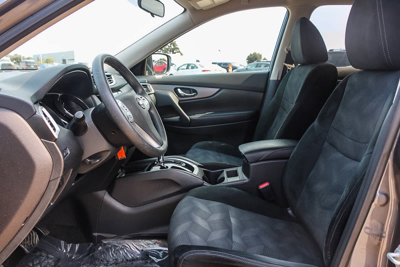 Thumbnail: 2016 Nissan Rogue - 17