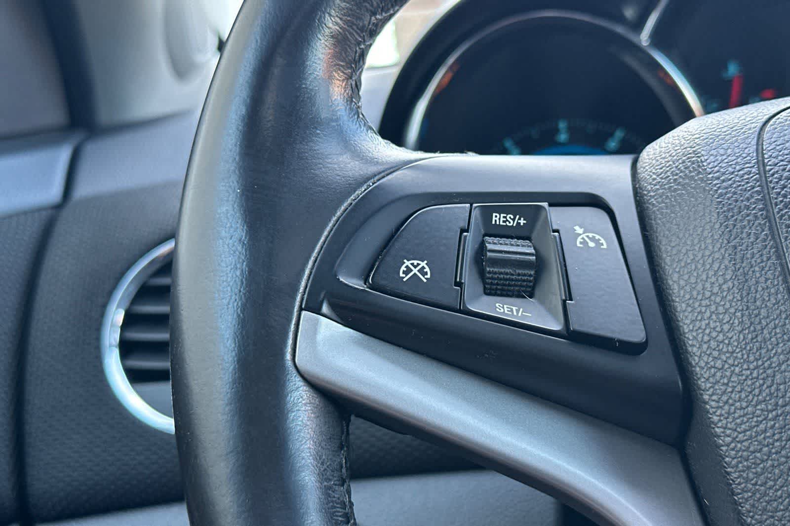 Thumbnail: 2015 Chevrolet Cruze - 22