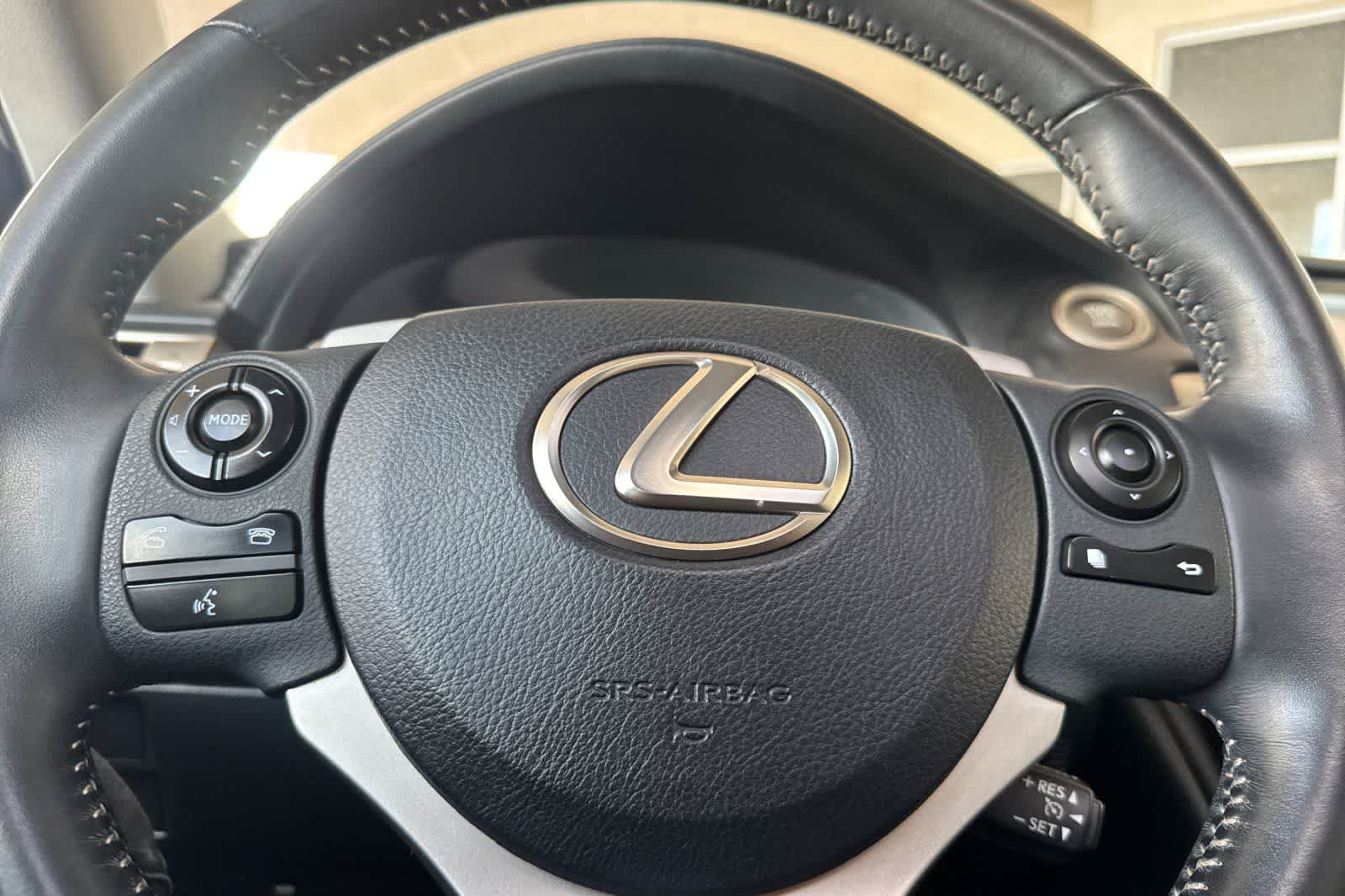 Thumbnail: 2014 Lexus IS - 24