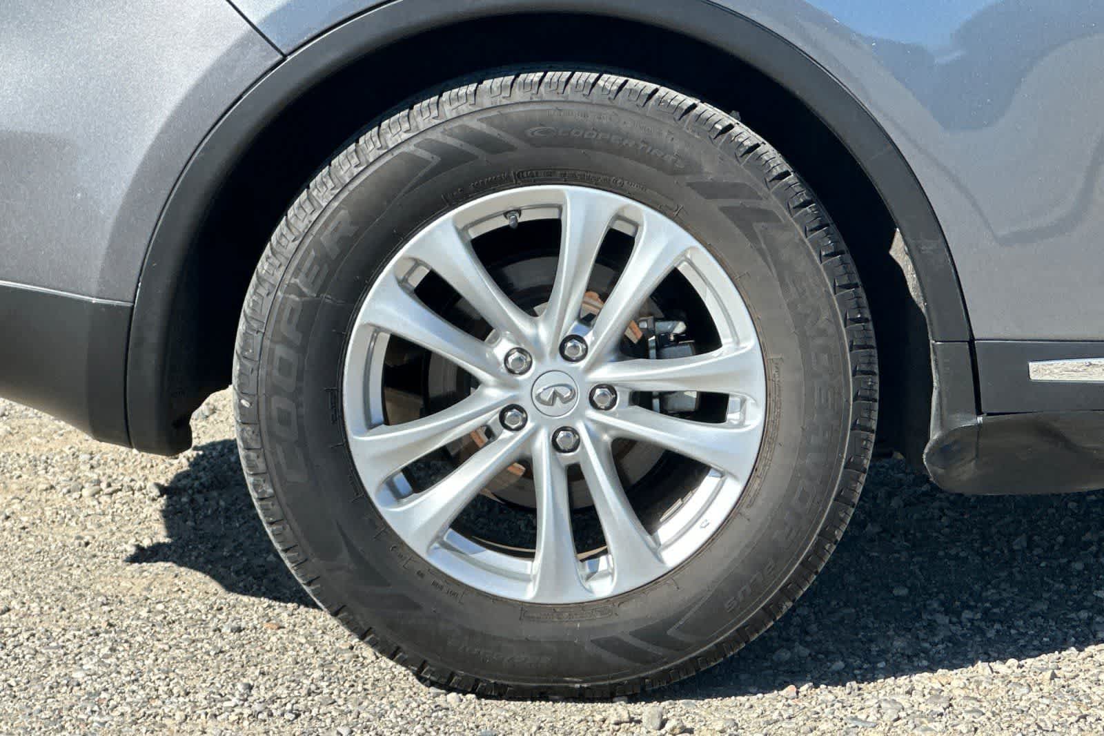 Thumbnail: 2017 INFINITI QX70 - 31