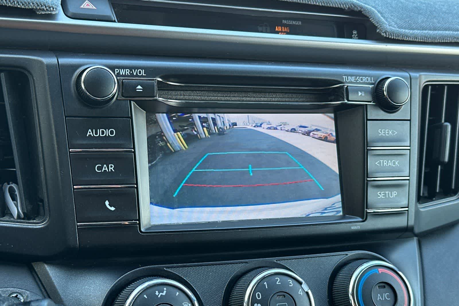 Thumbnail: 2016 Toyota RAV4 - 21