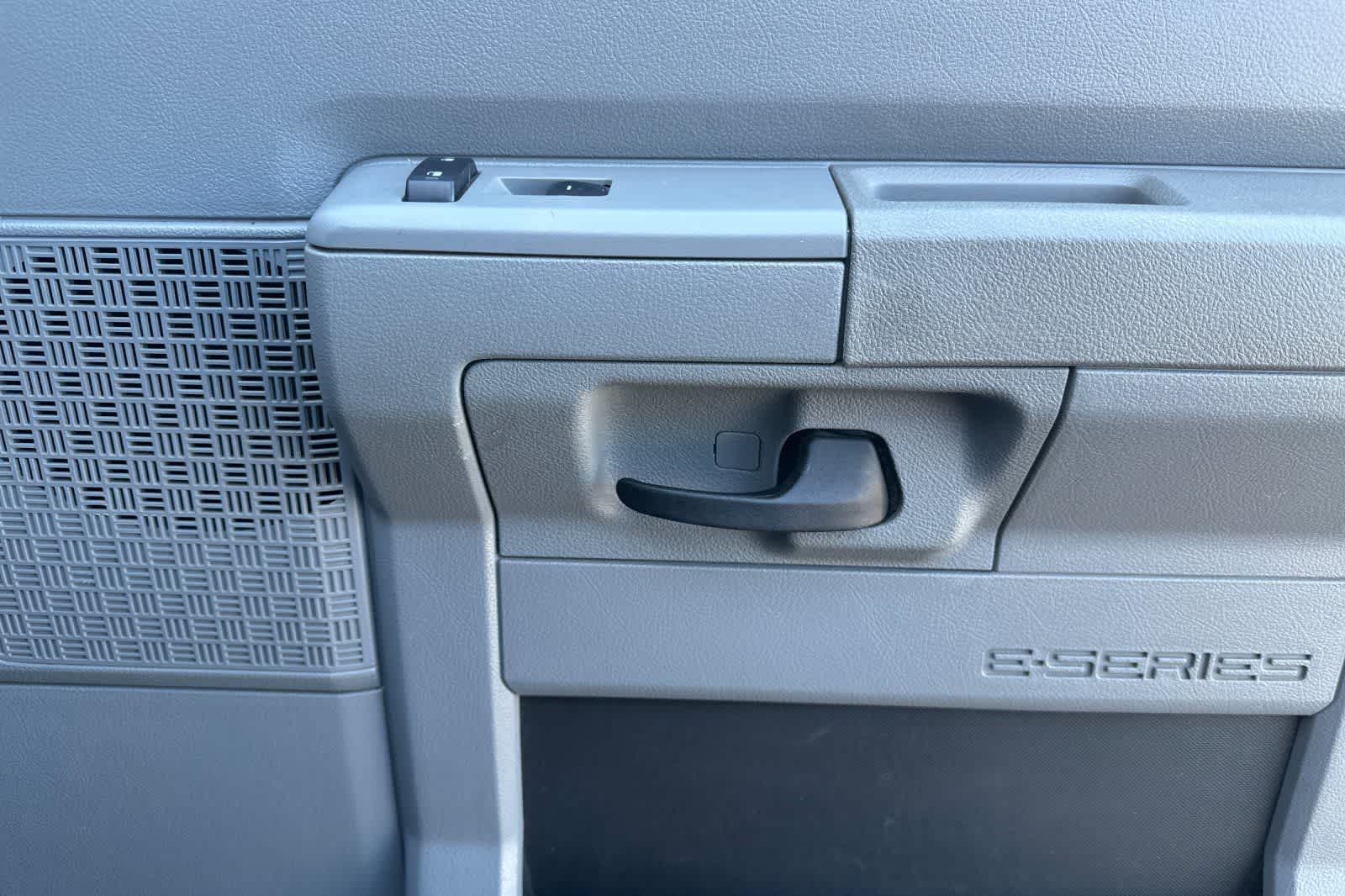 Thumbnail: 2014 Ford Econoline - 19