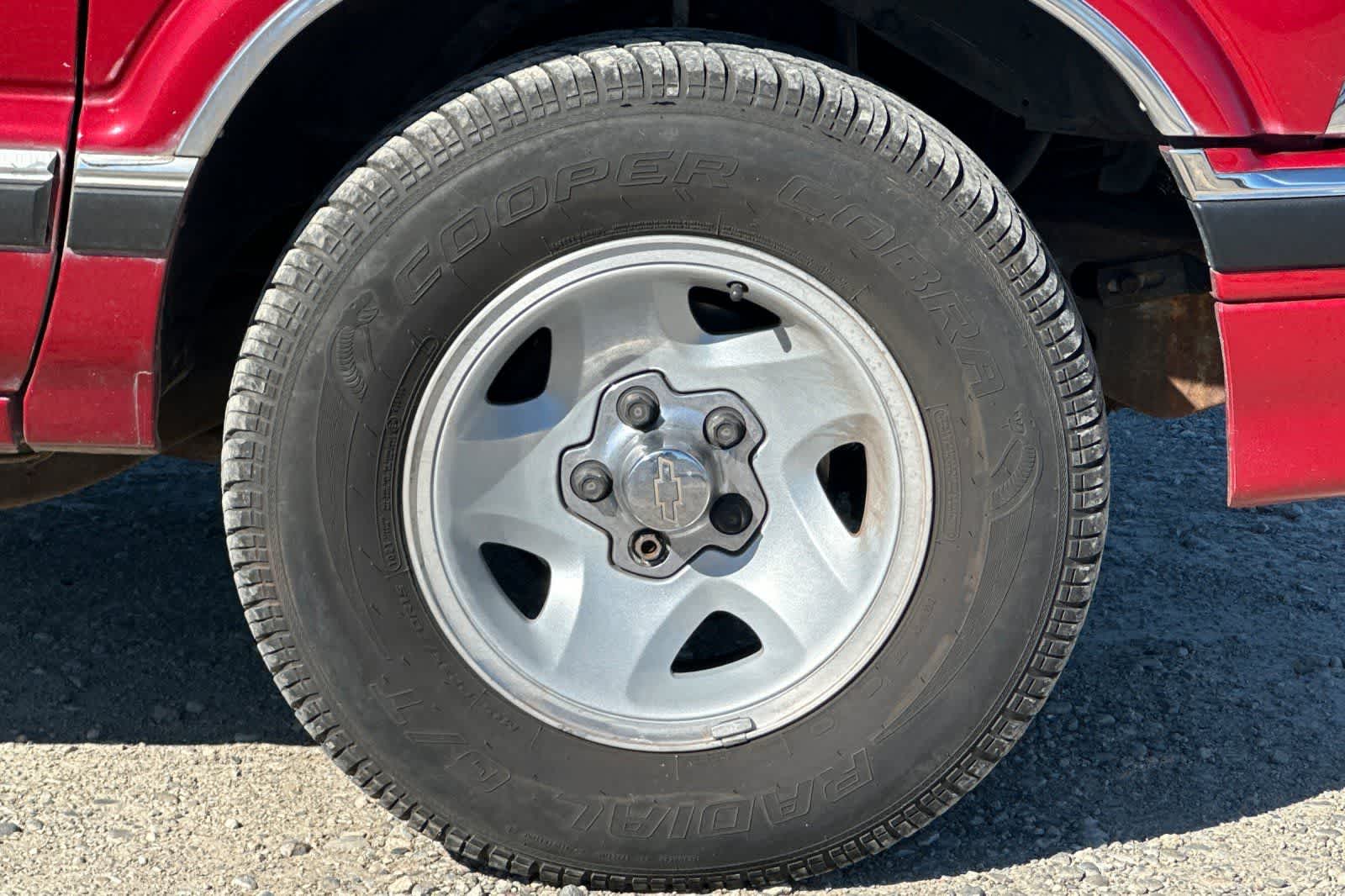 Thumbnail: 1997 Chevrolet Blazer - 28