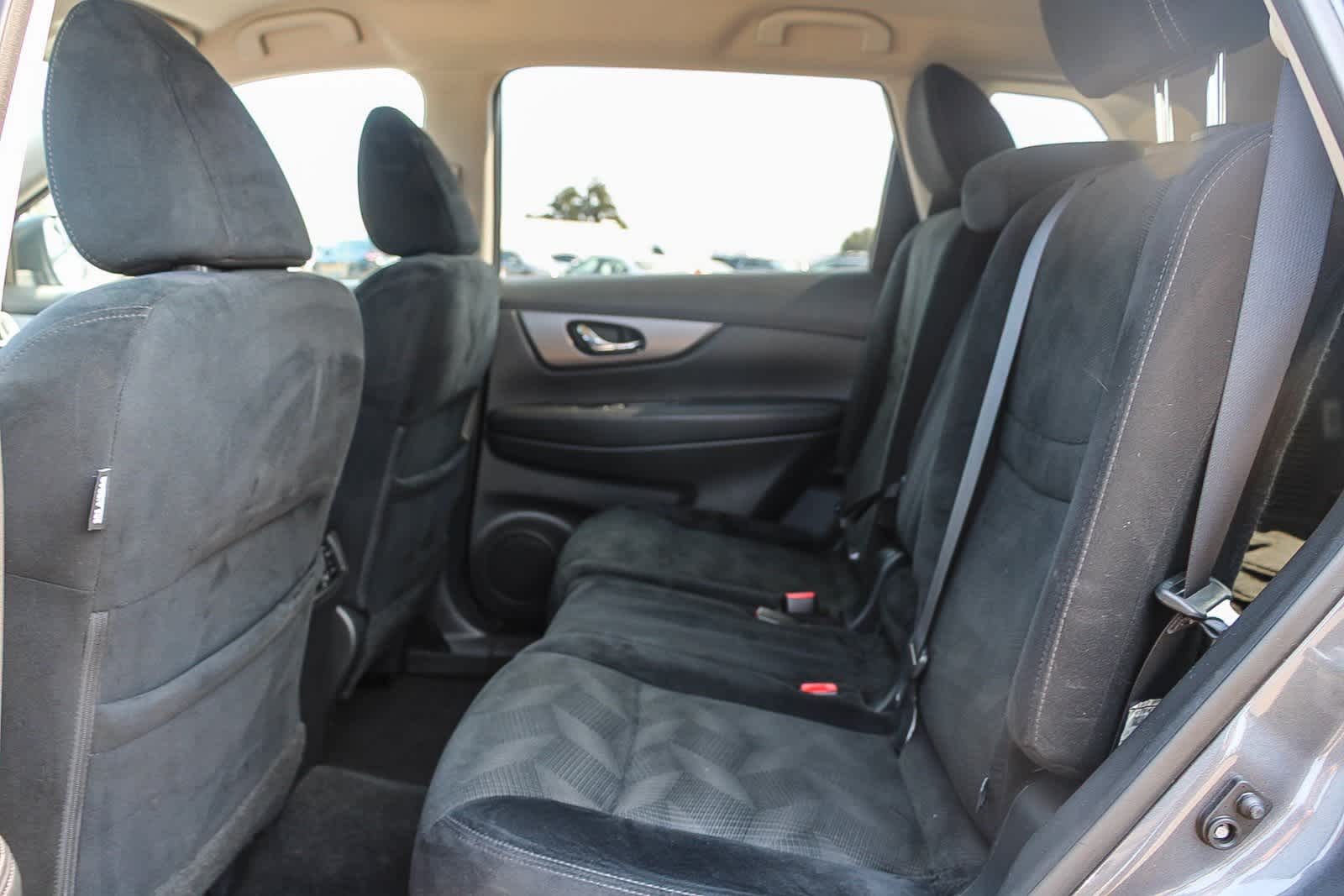 Thumbnail: 2016 Nissan Rogue - 18
