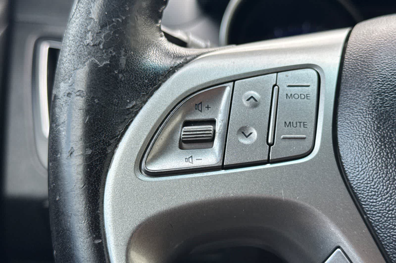 Thumbnail: 2012 Hyundai Tucson - 25