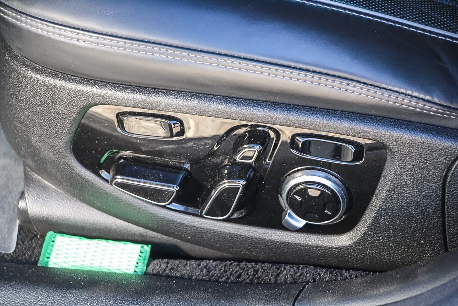 Thumbnail: 2019 Genesis G90 - 24