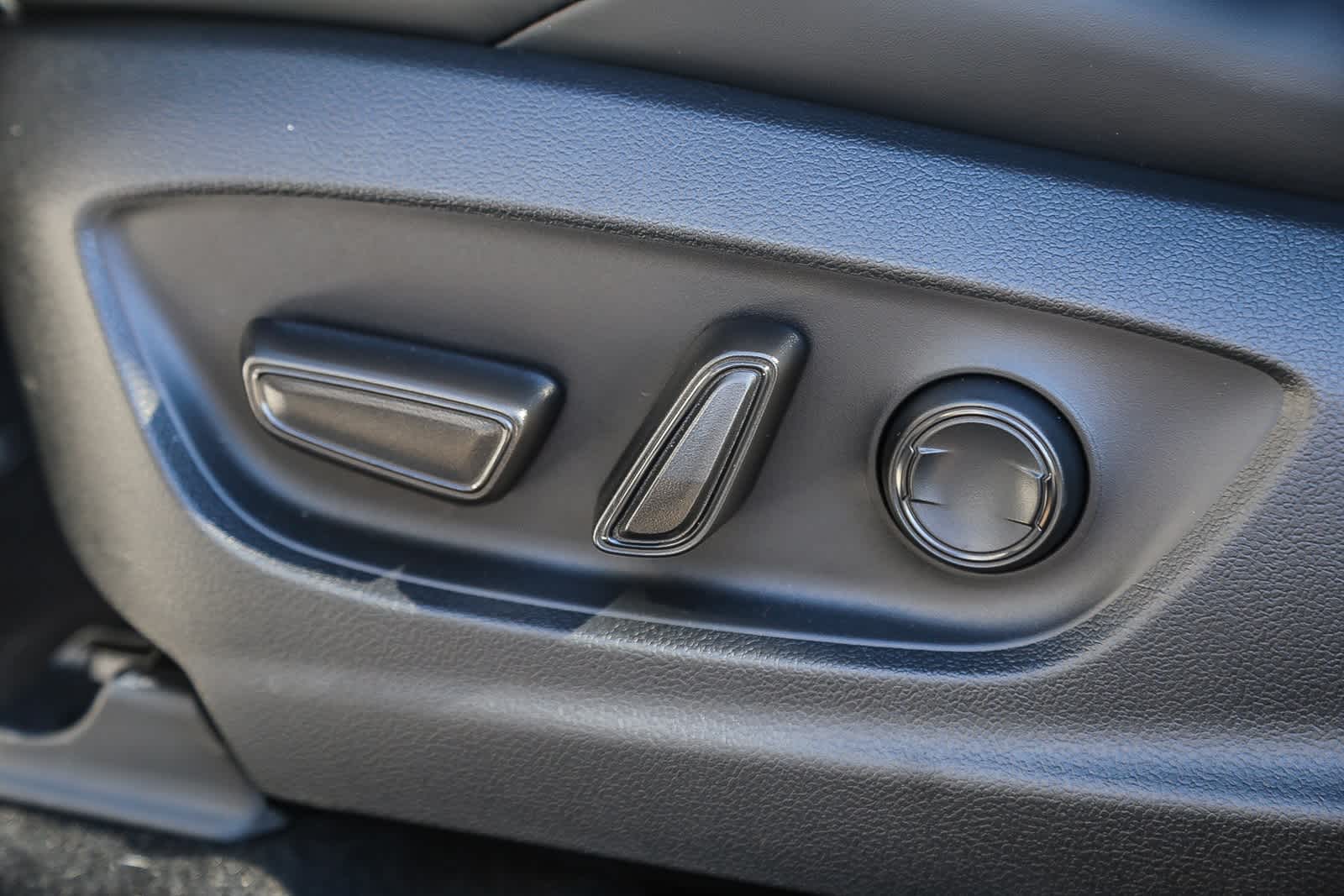 Thumbnail: 2026 Subaru Solterra - 21