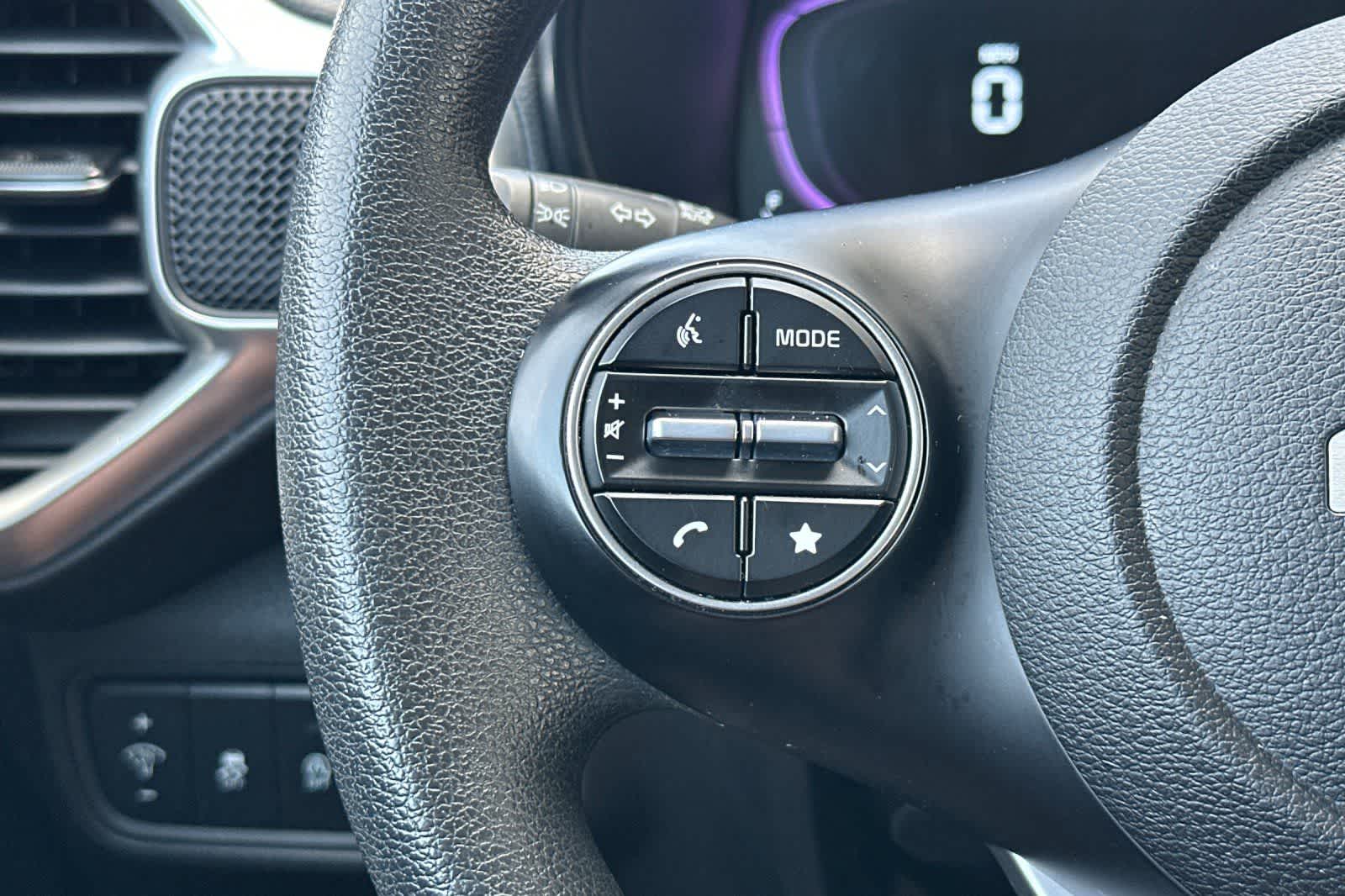 Thumbnail: 2023 Kia Soul - 24