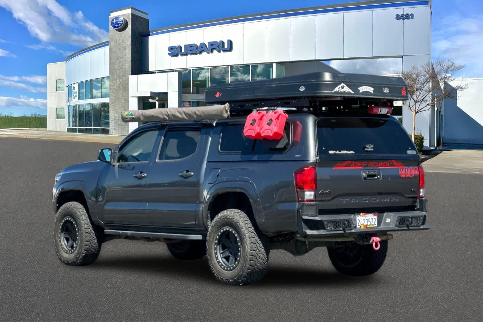 Thumbnail: 2020 Toyota Tacoma - 8