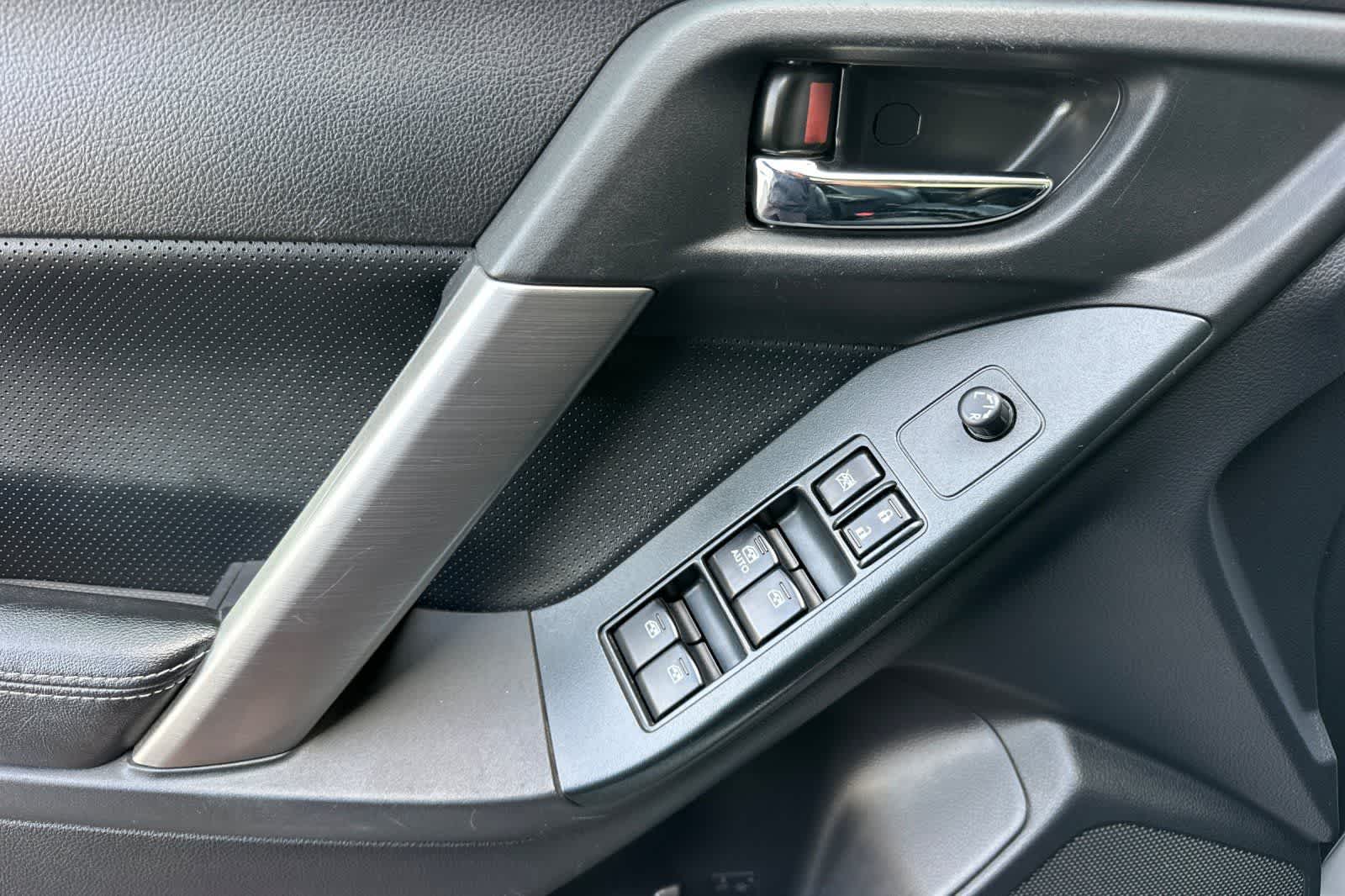 Thumbnail: 2015 Subaru Forester - 12