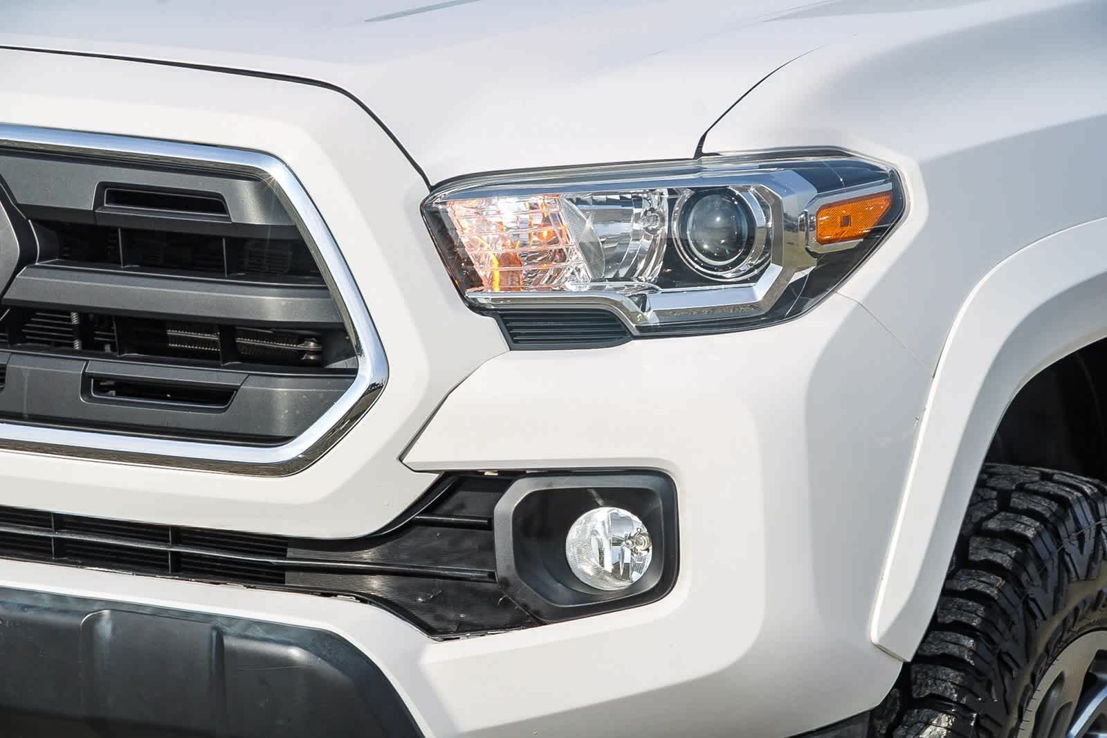 Thumbnail: 2017 Toyota Tacoma - 22