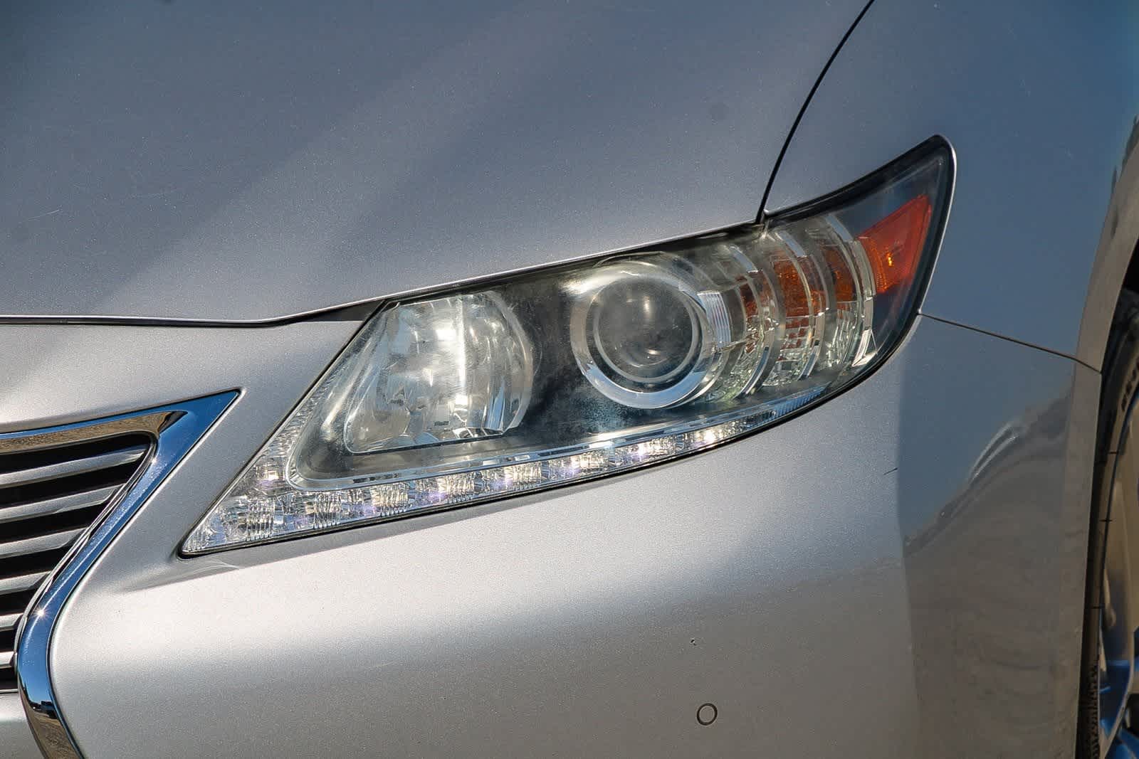 Thumbnail: 2013 Lexus ES - 8
