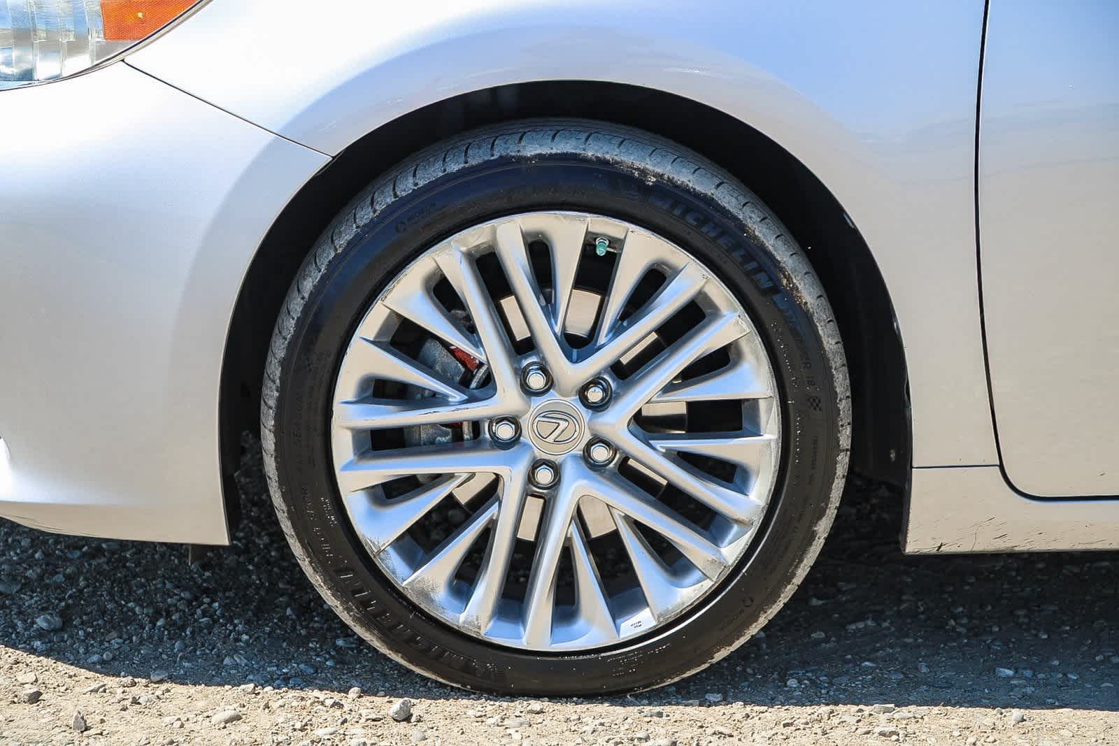 Thumbnail: 2013 Lexus ES - 9