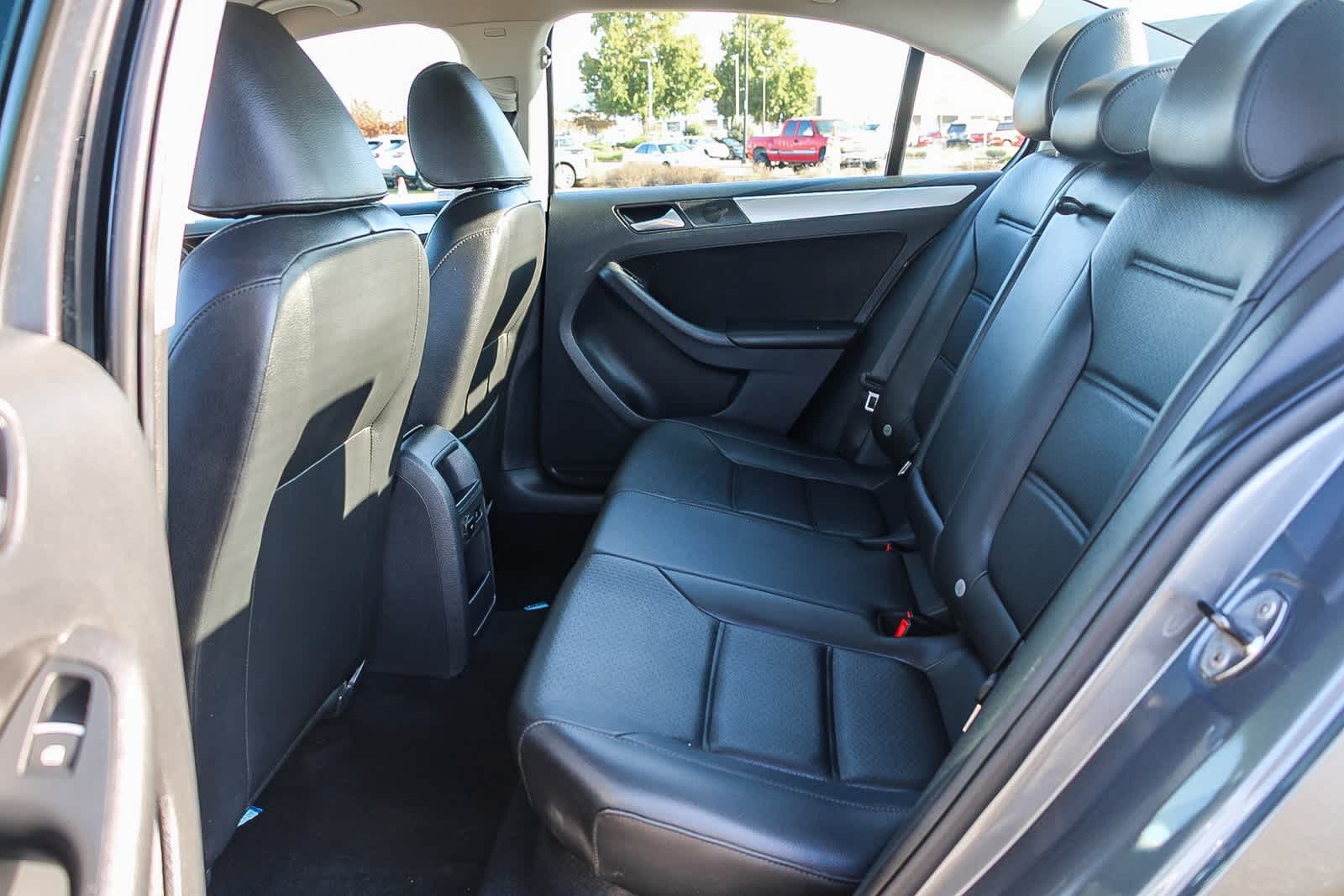 Thumbnail: 2014 Volkswagen Jetta - 18