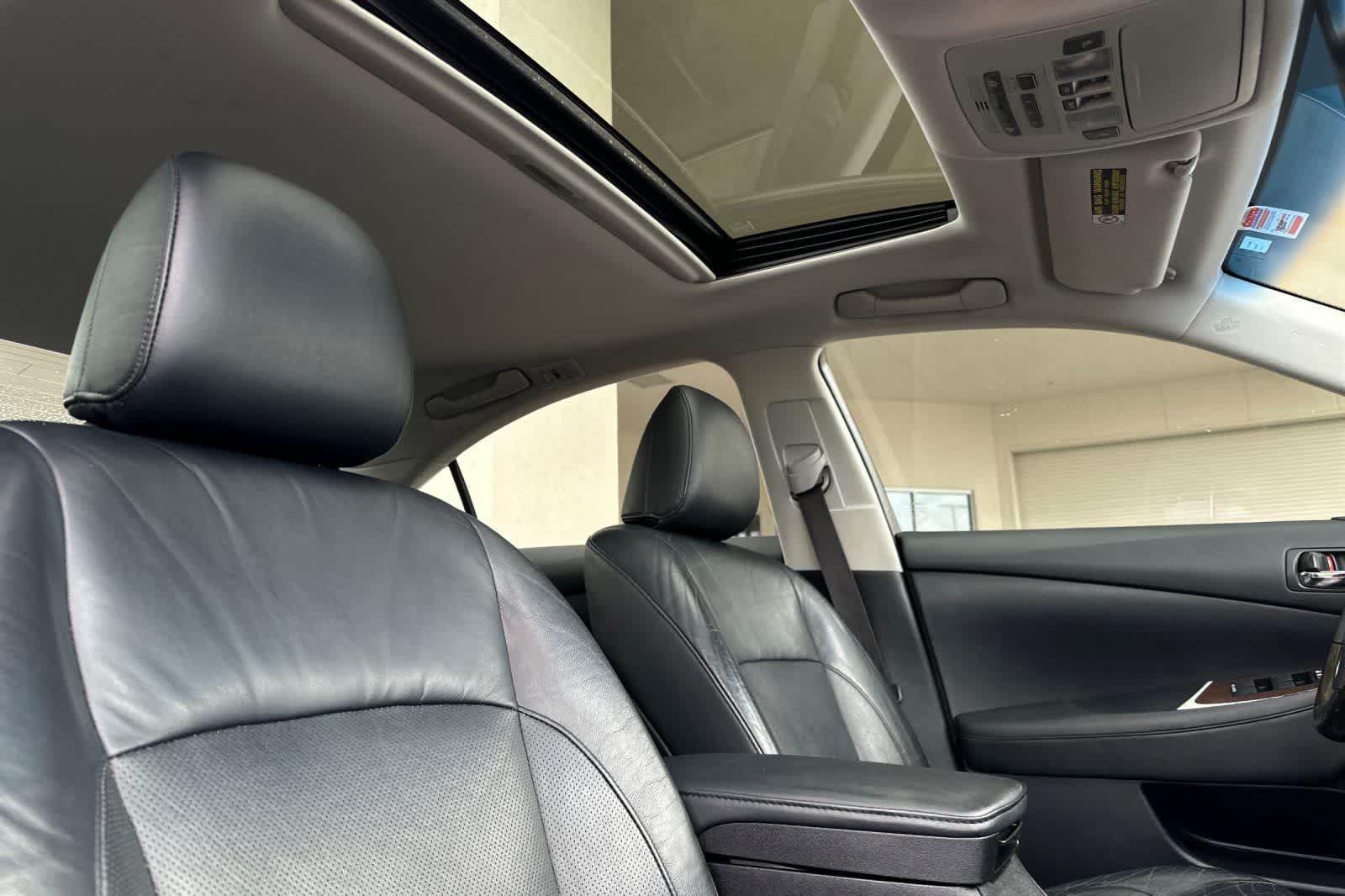 Thumbnail: 2010 Lexus ES - 17