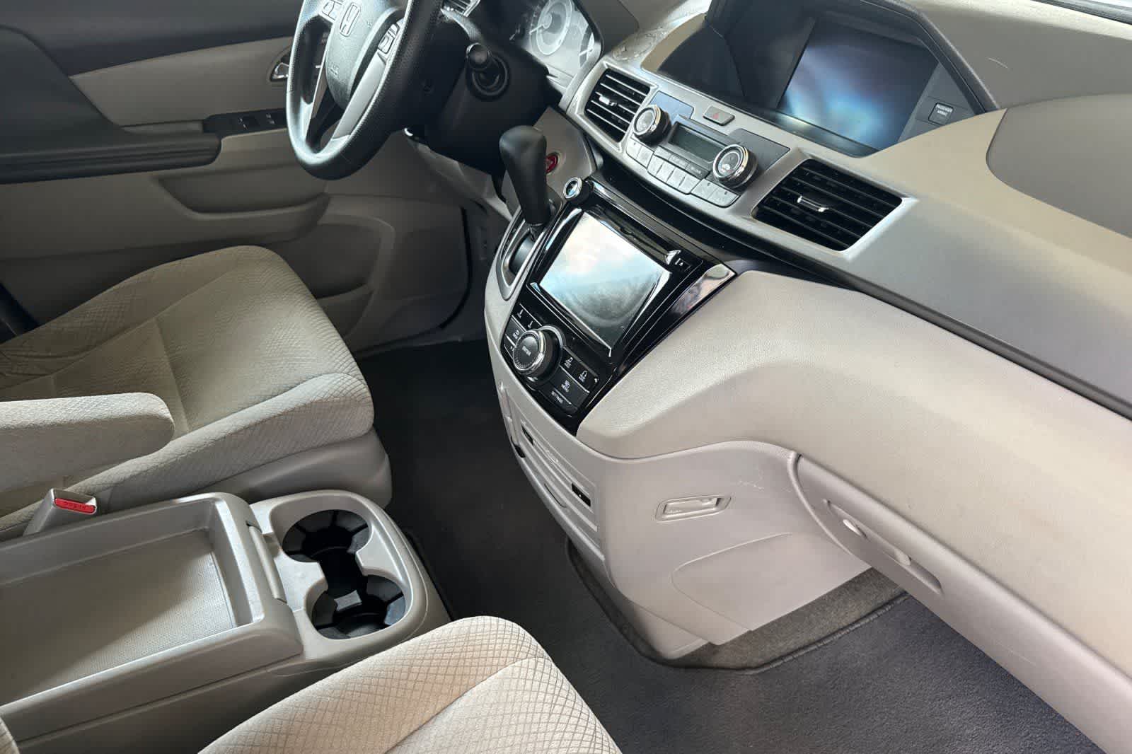 Thumbnail: 2016 Honda Odyssey - 16