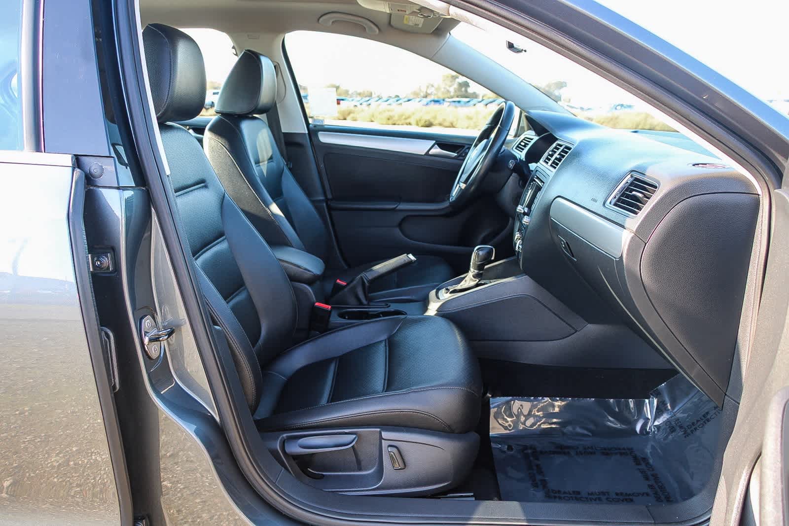 Thumbnail: 2014 Volkswagen Jetta - 16