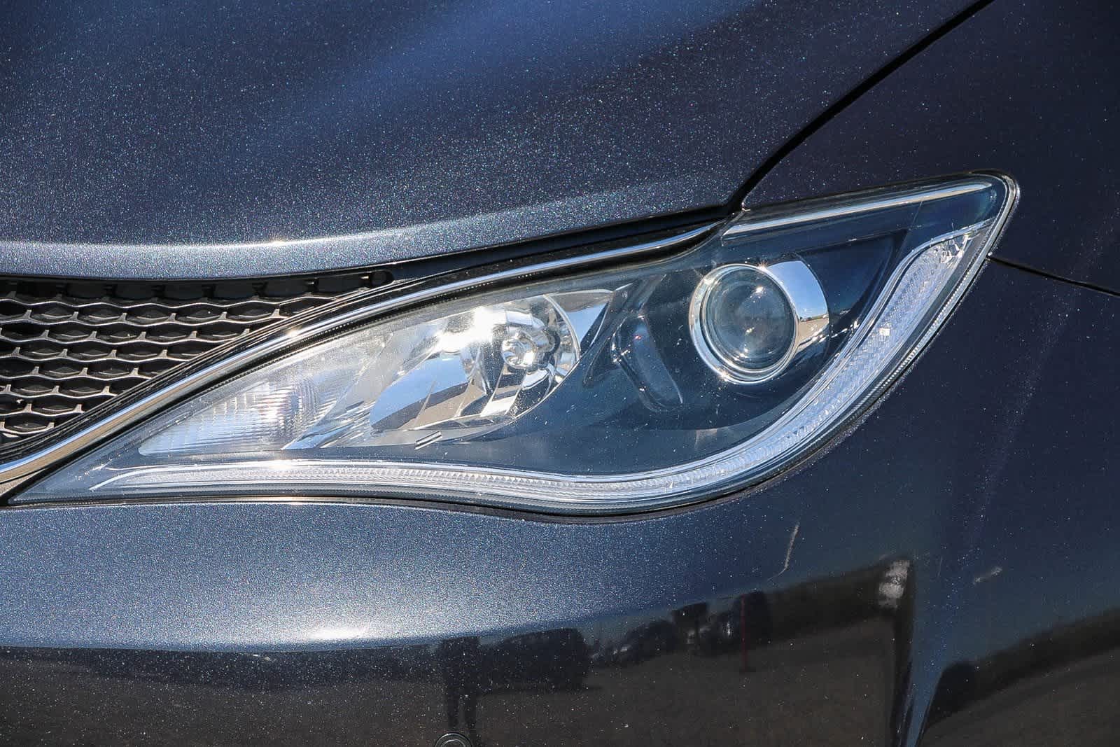 Thumbnail: 2019 Chrysler Pacifica - 7