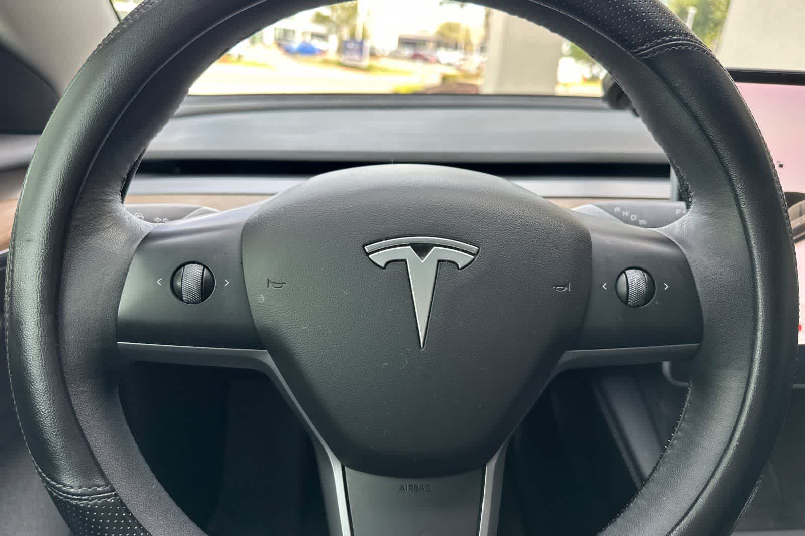 Thumbnail: 2021 Tesla Model 3 - 23
