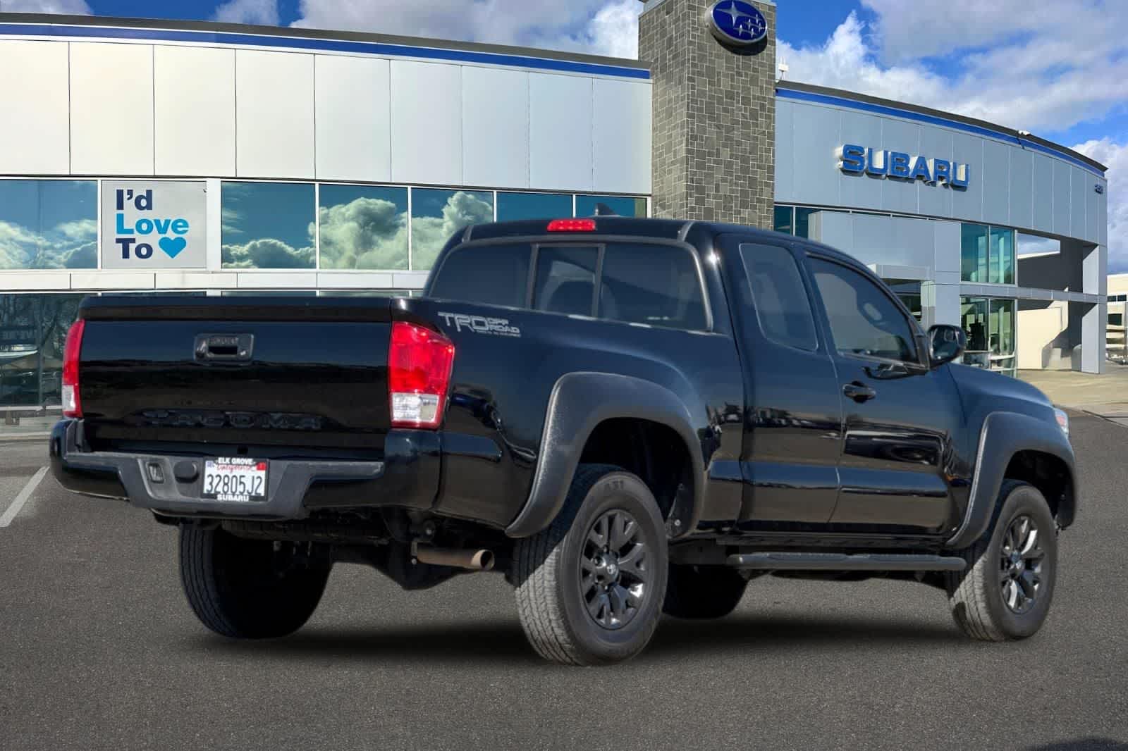 Thumbnail: 2017 Toyota Tacoma - 2