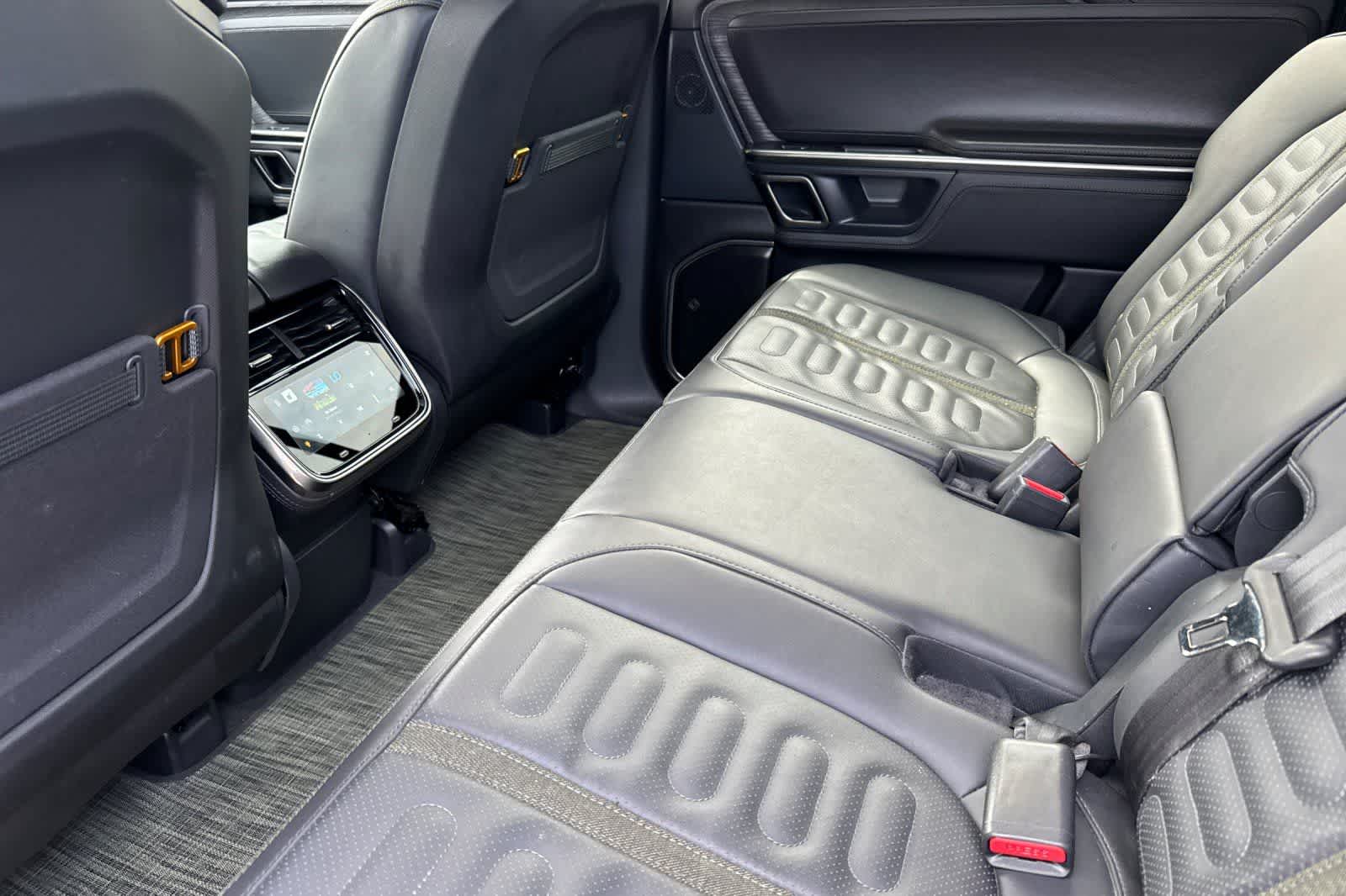 Thumbnail: 2023 Rivian R1S - 4