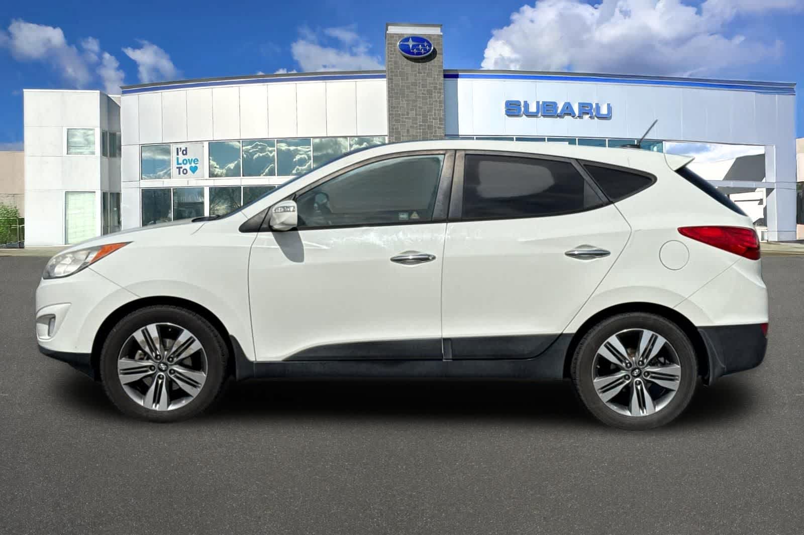 Thumbnail: 2012 Hyundai Tucson - 9
