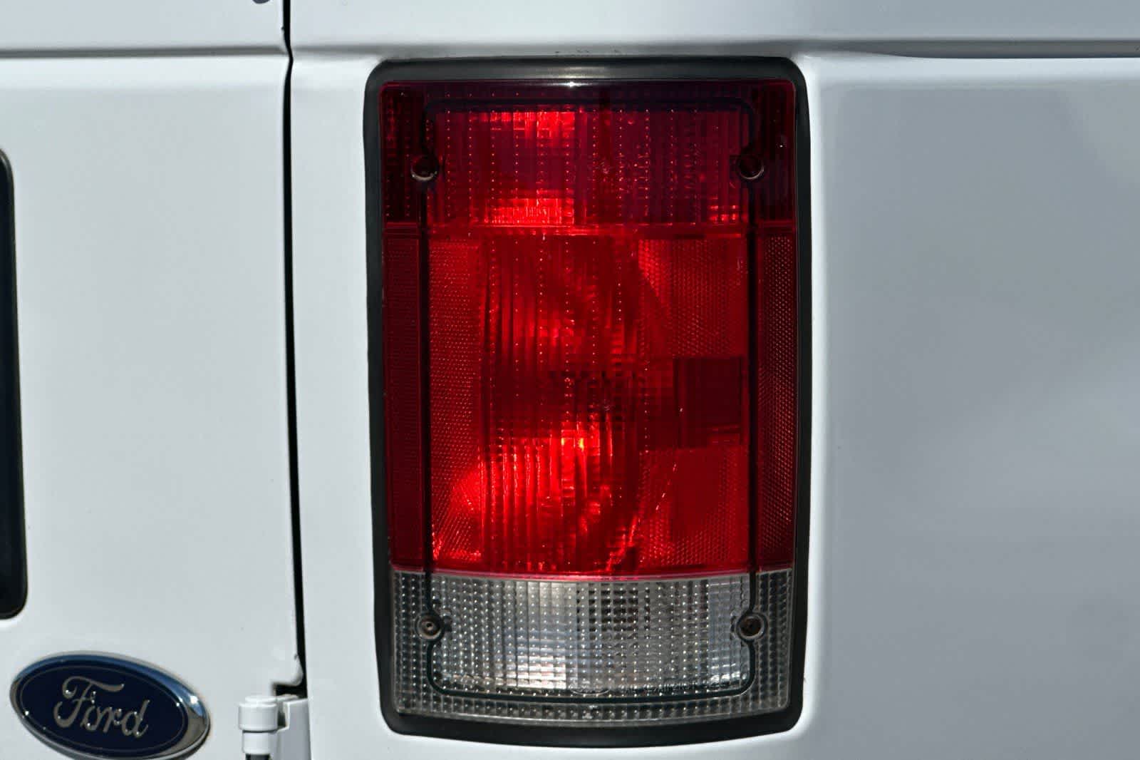 Thumbnail: 2014 Ford Econoline - 29