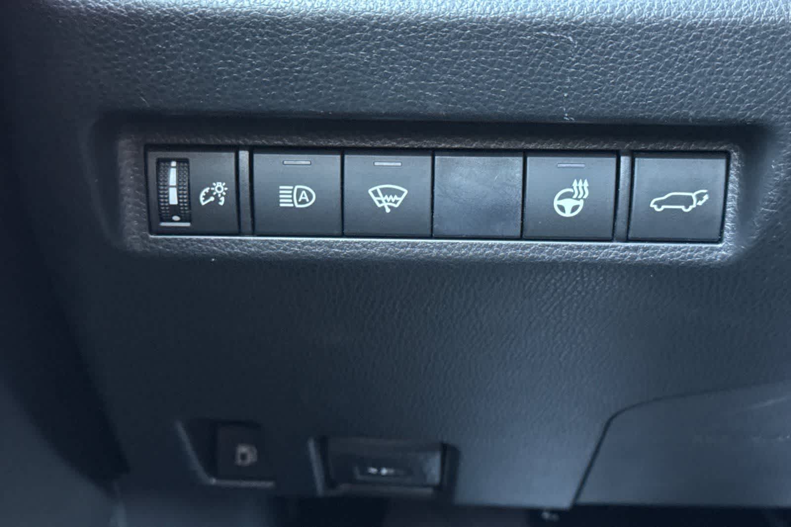 Thumbnail: 2020 Toyota RAV4 - 33