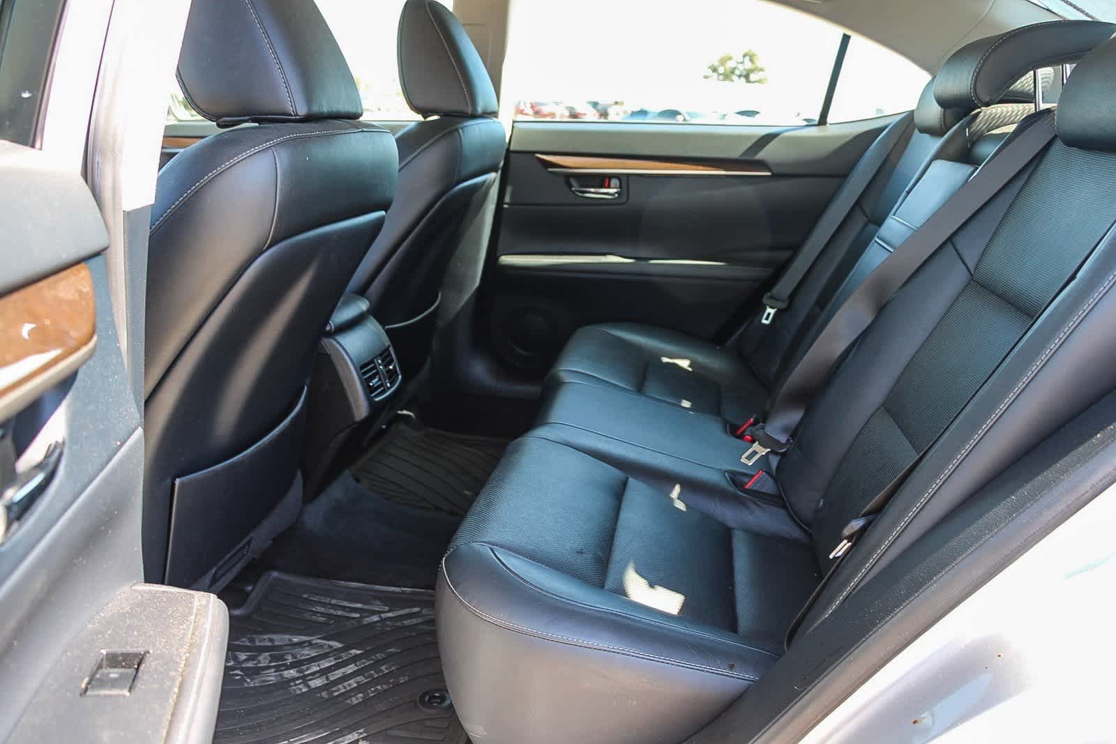 Thumbnail: 2013 Lexus ES - 19