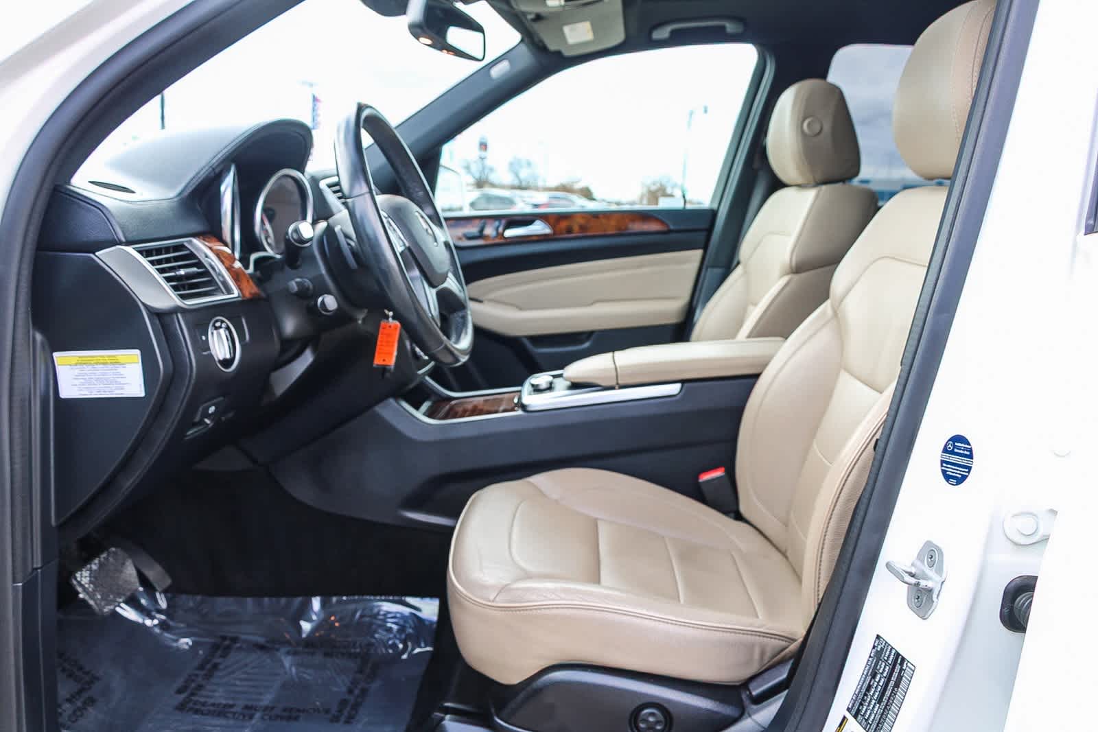 Thumbnail: 2014 Mercedes-Benz M-Class - 17