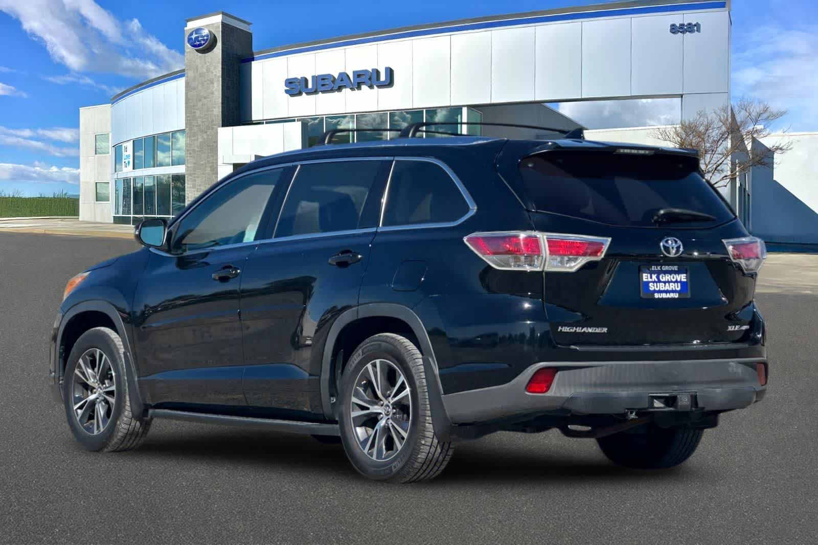 Thumbnail: 2016 Toyota Highlander - 8