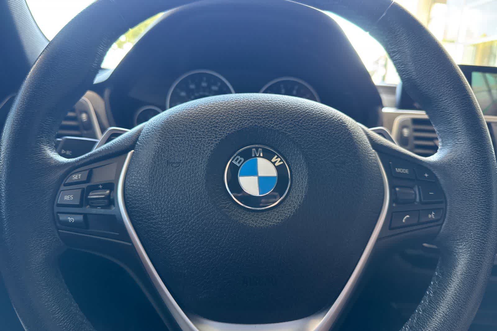 Thumbnail: 2018 BMW 3 Series - 25