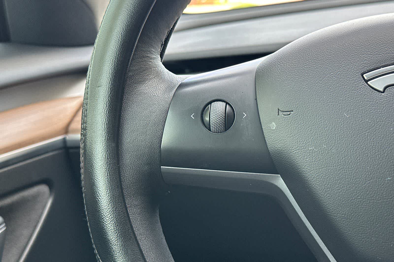 Thumbnail: 2021 Tesla Model 3 - 24