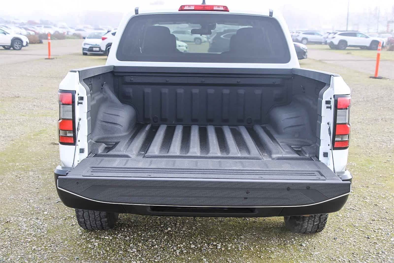 Thumbnail: 2022 Nissan Frontier - 17