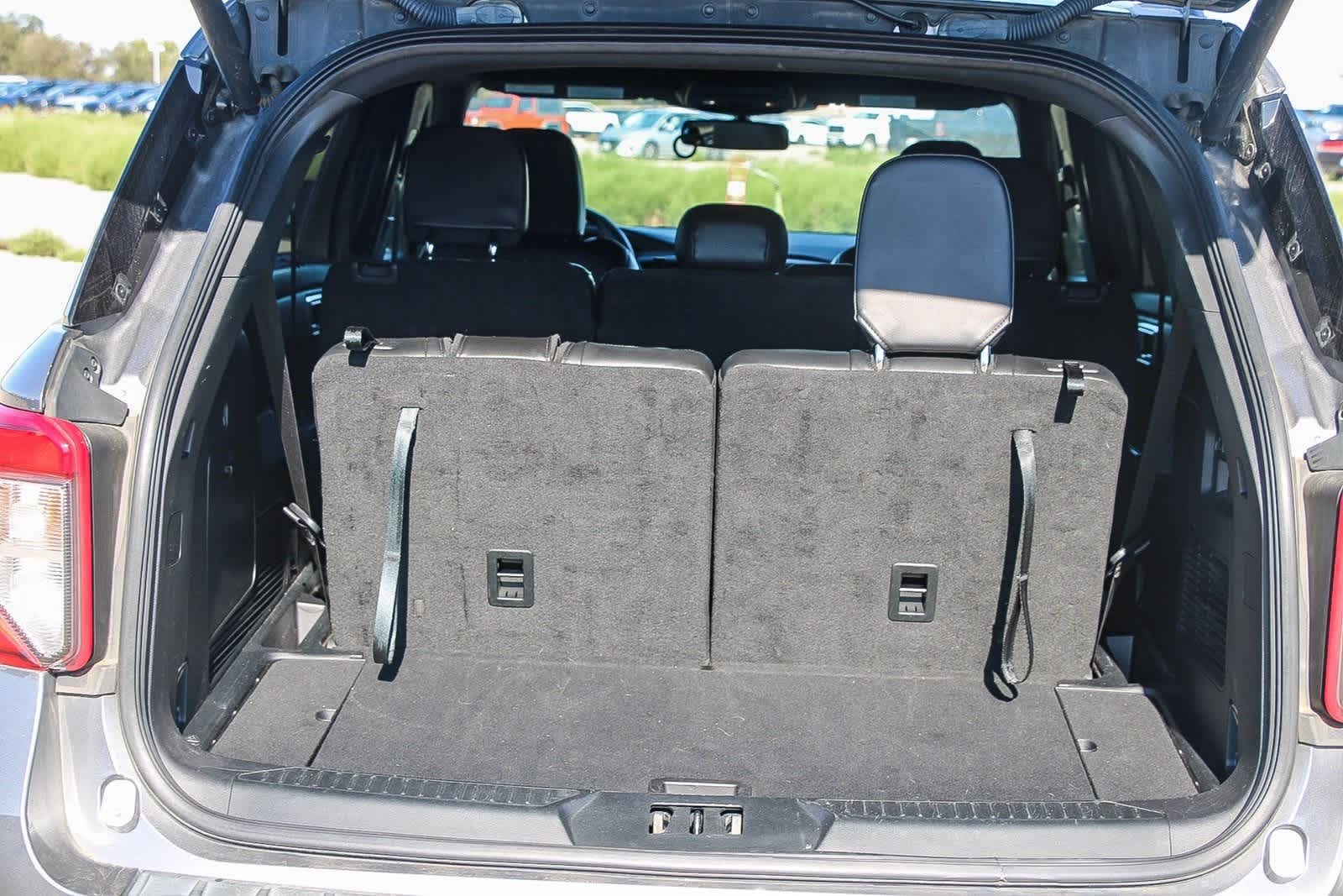 Thumbnail: 2022 Ford Explorer - 26