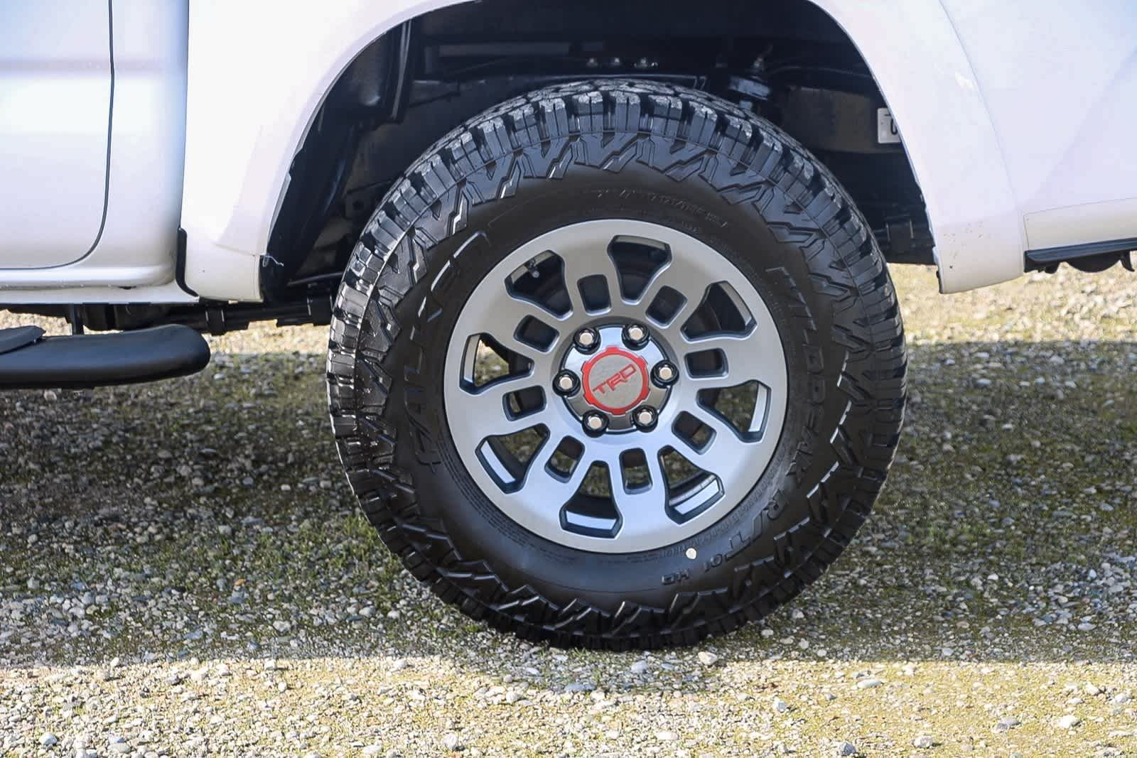 Thumbnail: 2017 Toyota Tacoma - 9