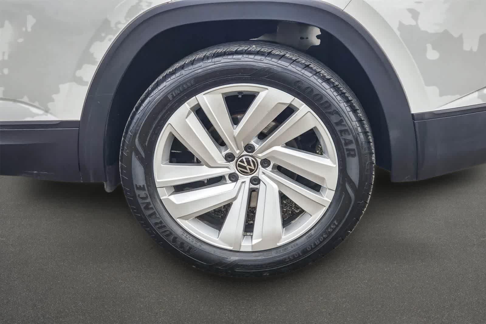 Thumbnail: 2023 Volkswagen Atlas - 6