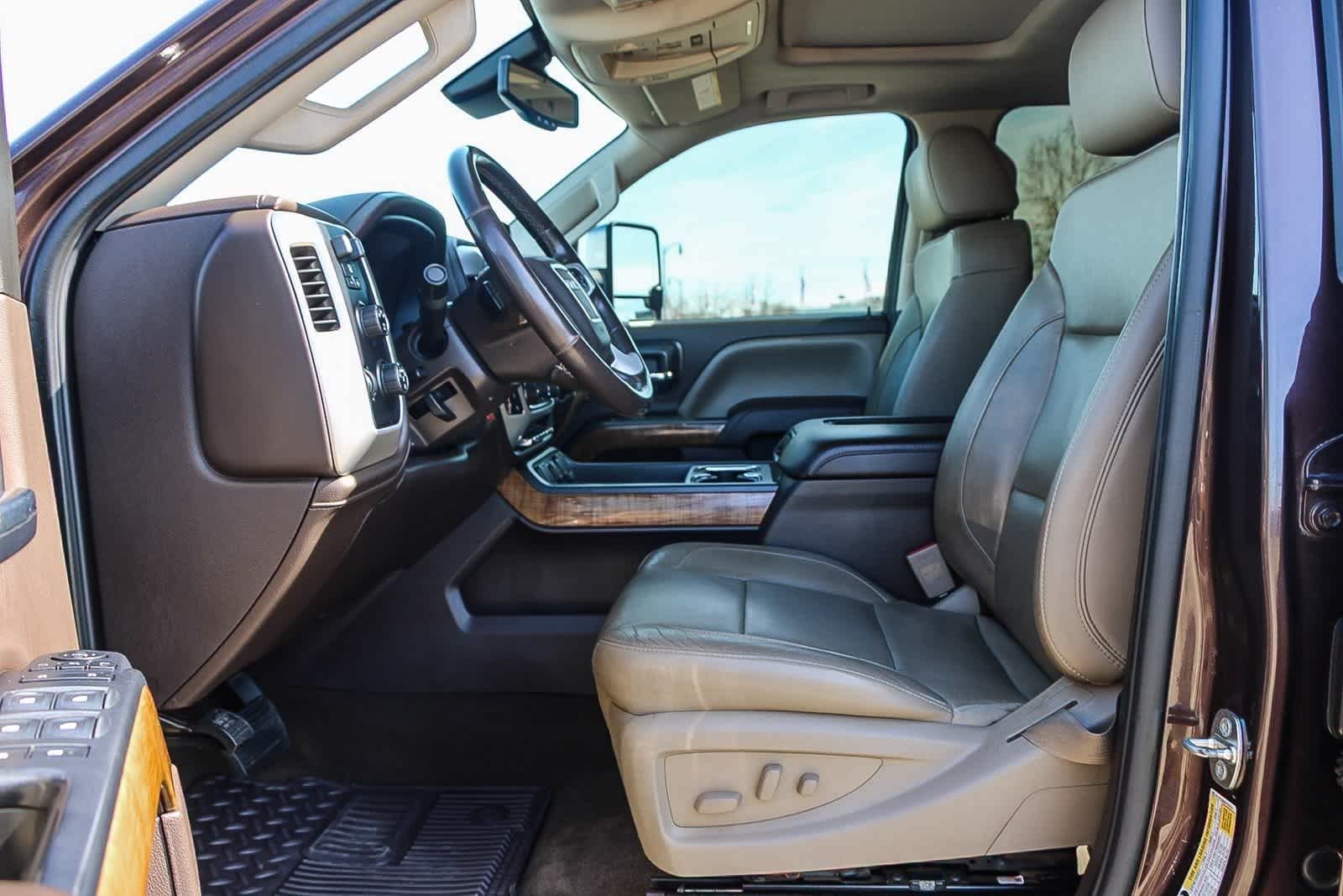 Thumbnail: 2016 GMC Sierra 2500 - 19