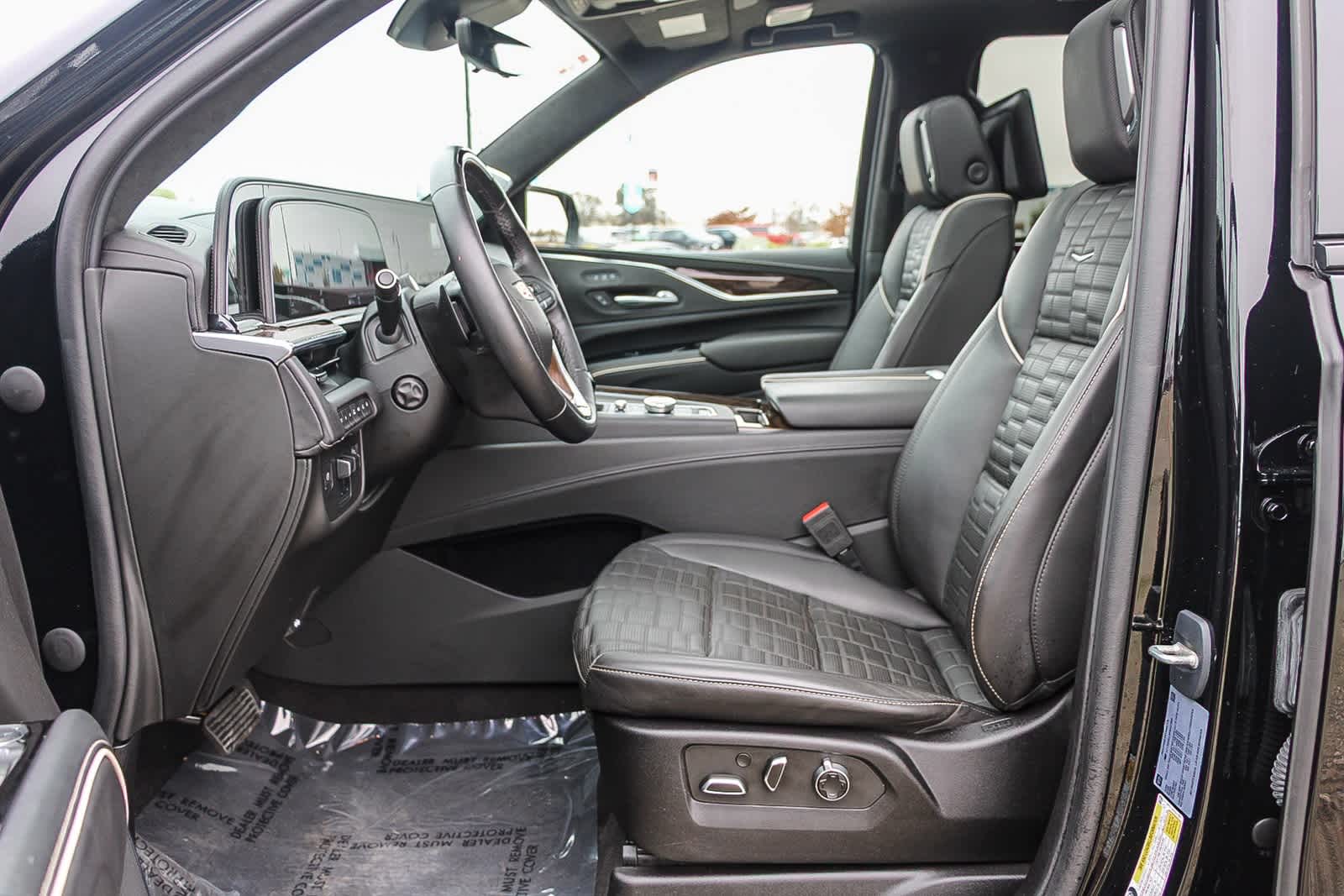 Thumbnail: 2023 Cadillac Escalade - 17